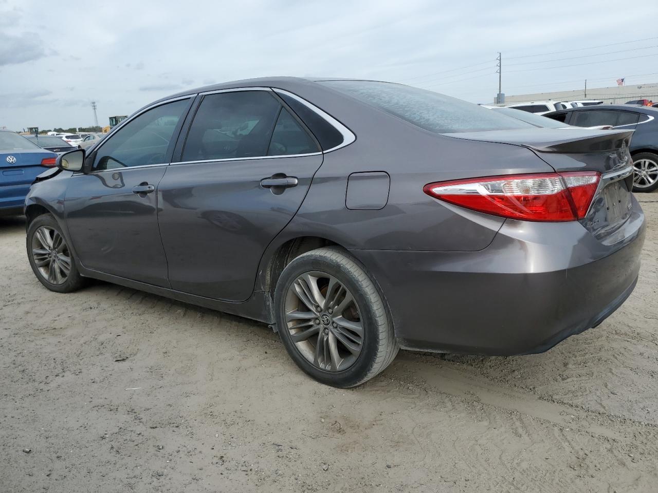 2015 TOYOTA CAMRY LE - Фото 2