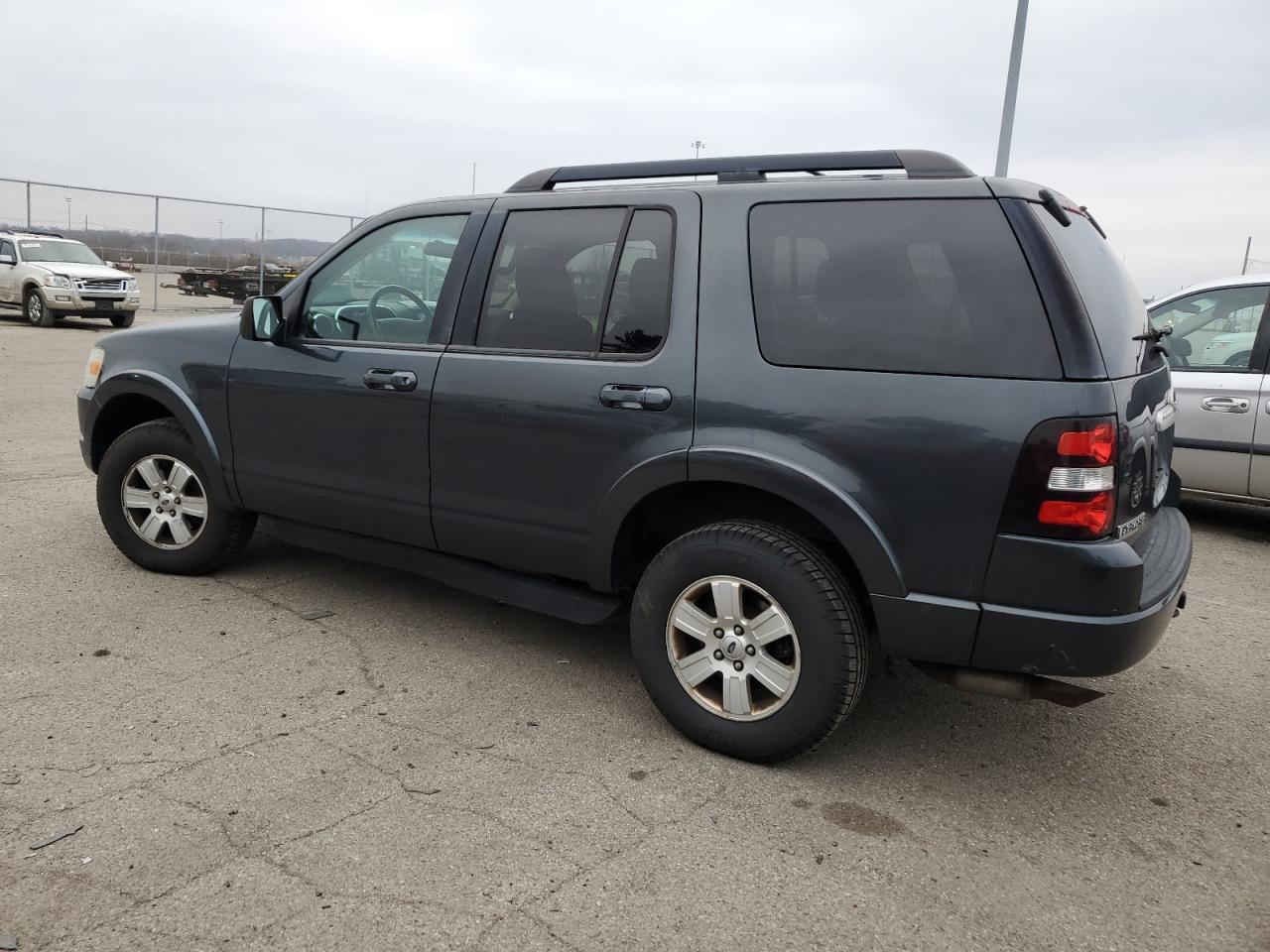 2010 FORD EXPLORER X - Image 2