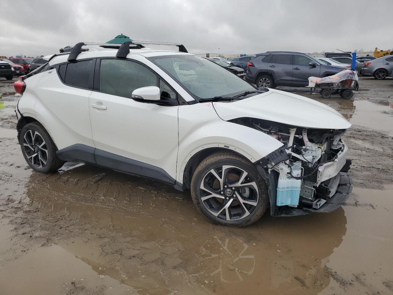 2019 TOYOTA C-HR XLE - Image 4