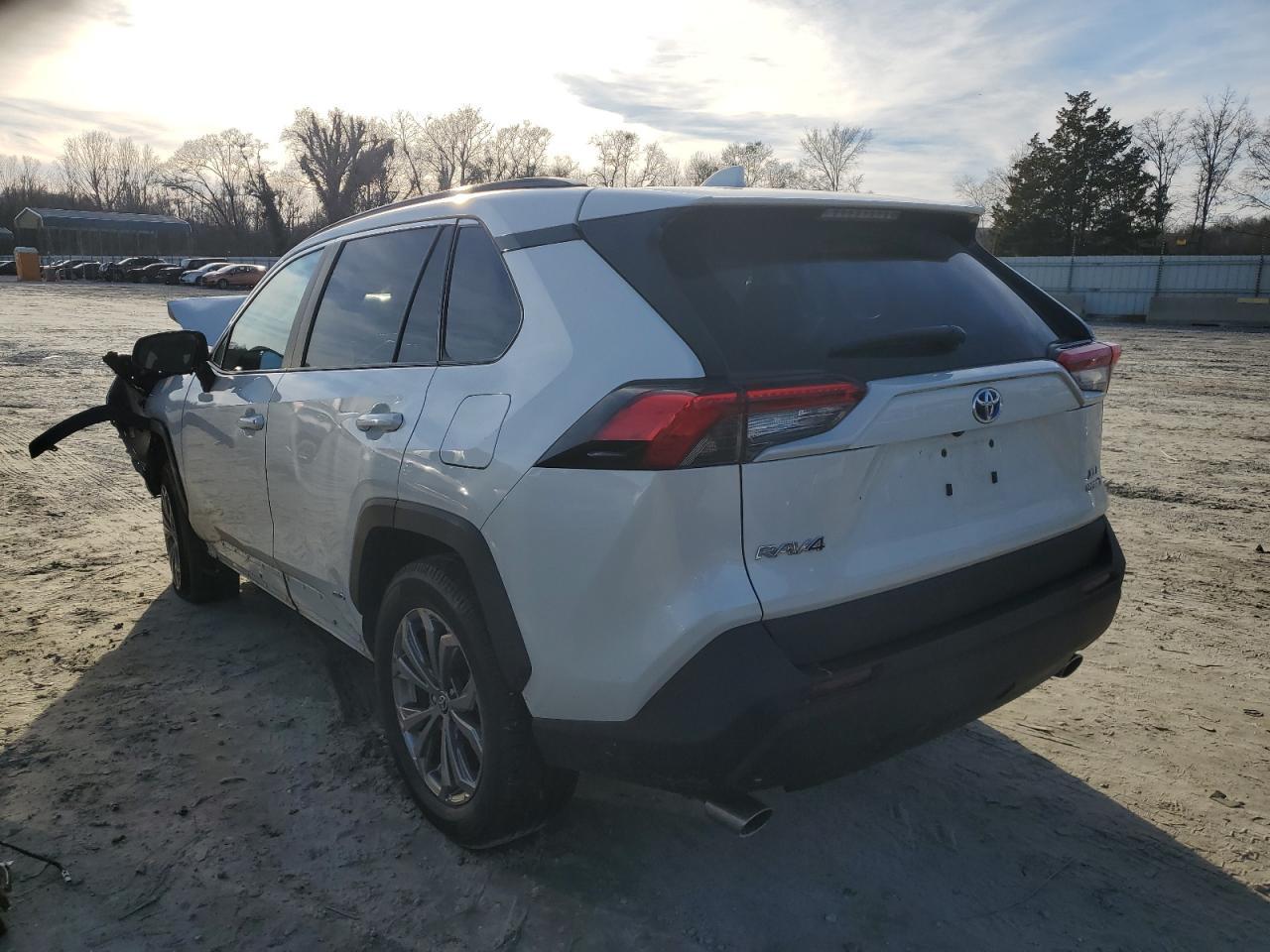 2022 TOYOTA RAV4 XLE P - Image 2