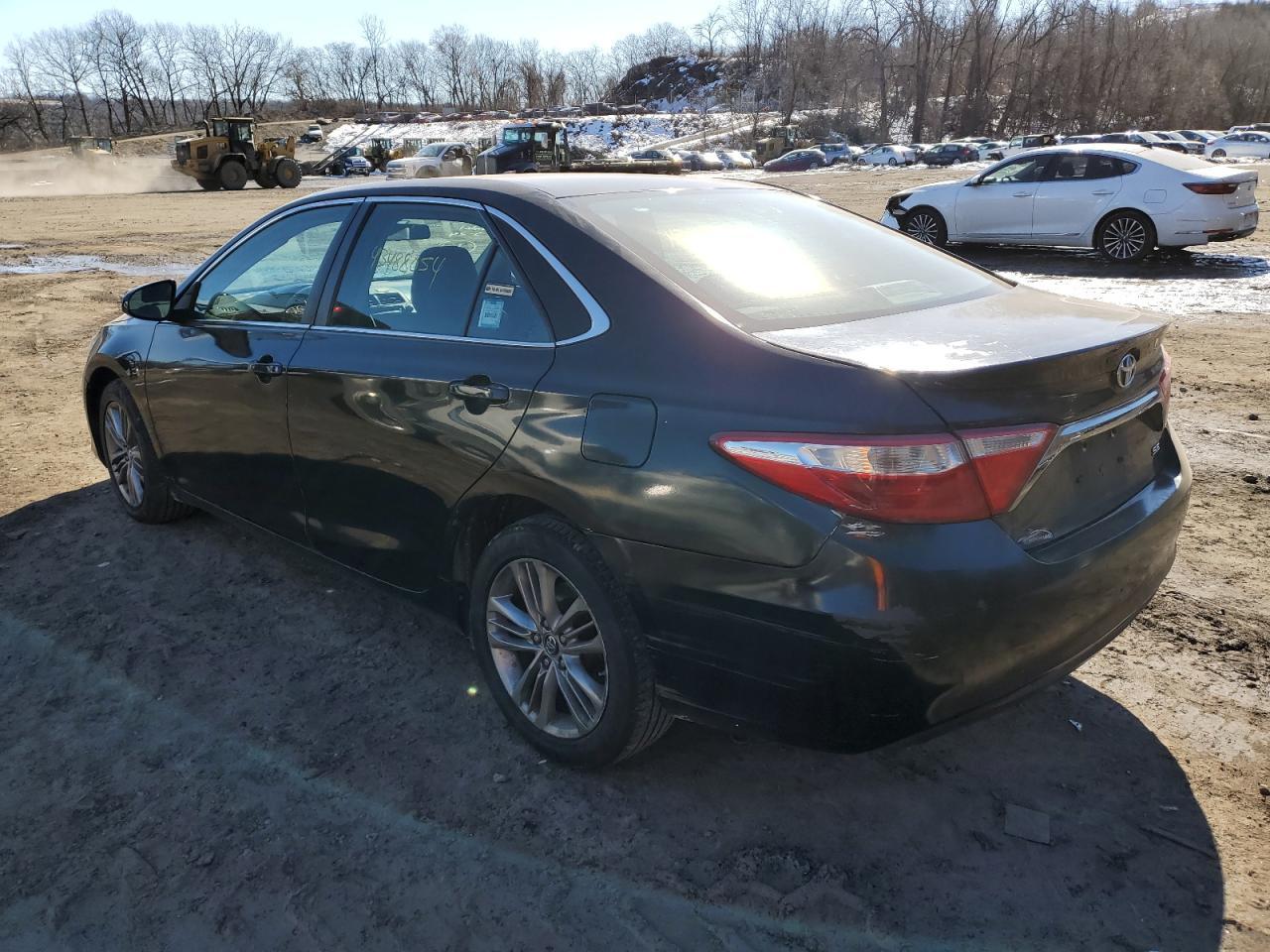2017 TOYOTA CAMRY LE - Фото 2