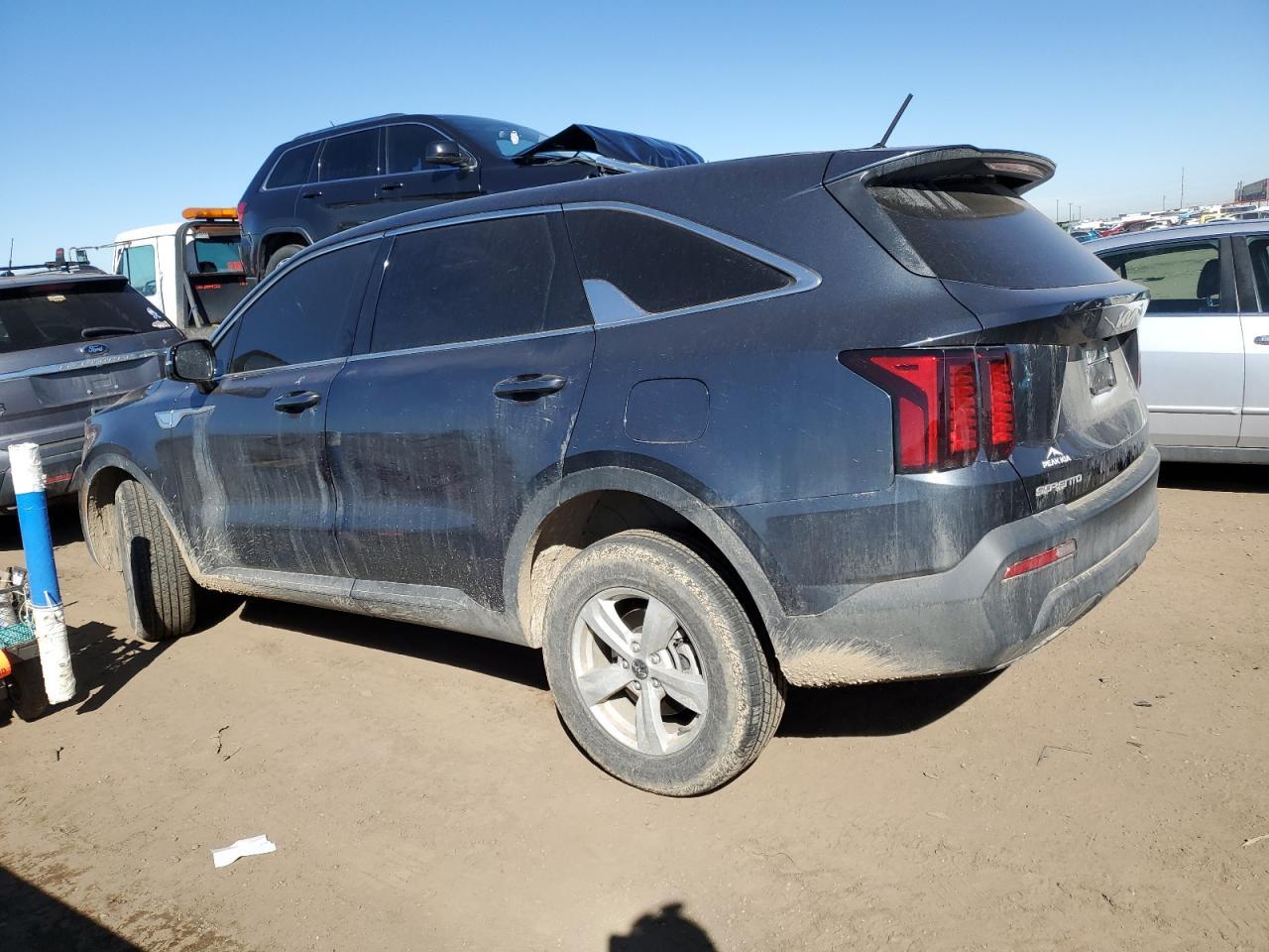 2023 KIA SORENTO LX - Image 2