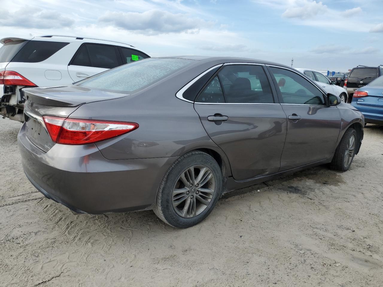 2015 TOYOTA CAMRY LE - Фото 3