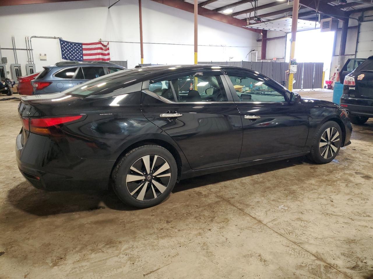 2022 NISSAN ALTIMA SV - Image 3