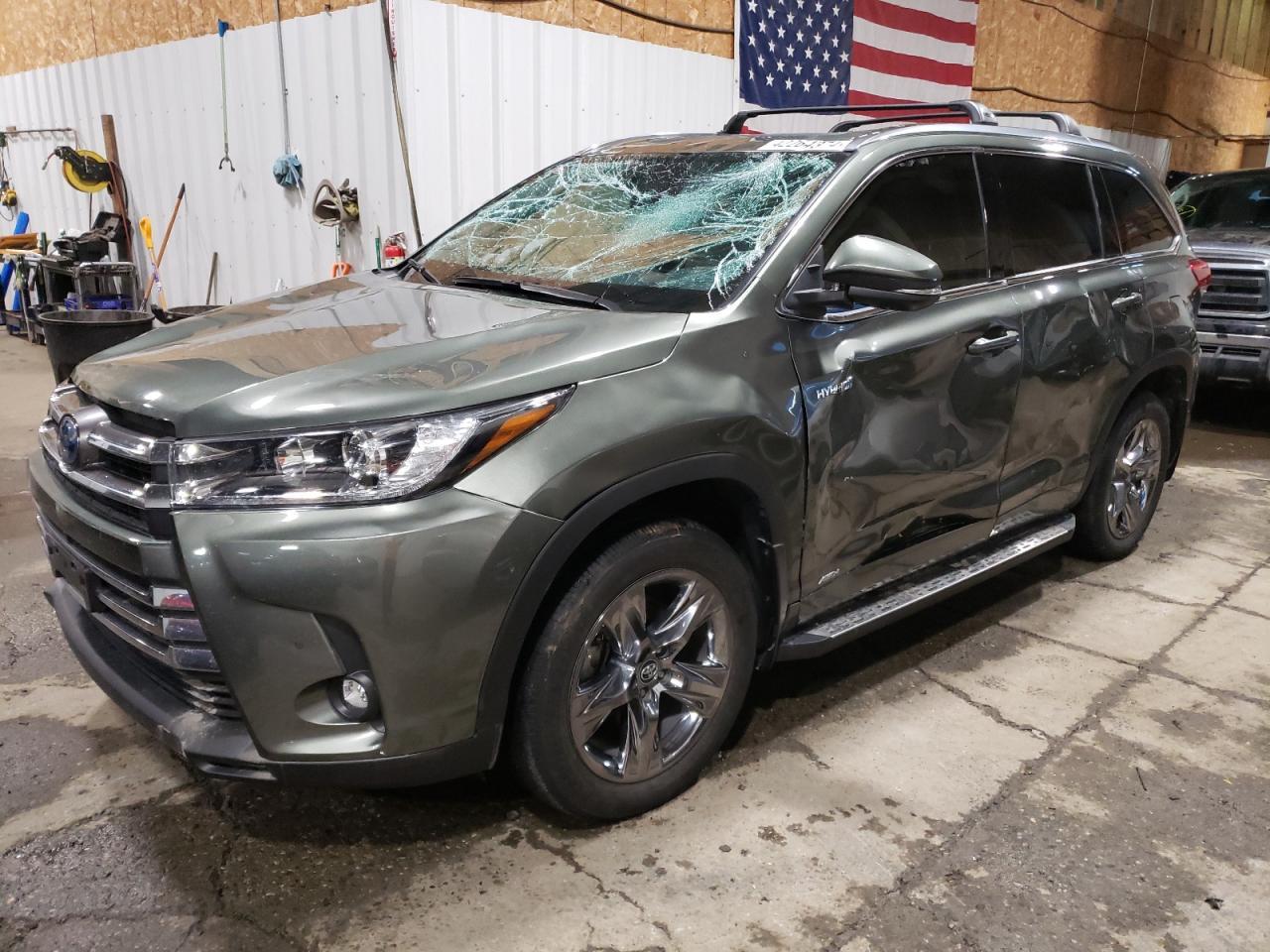 2019 TOYOTA HIGHLANDER car image