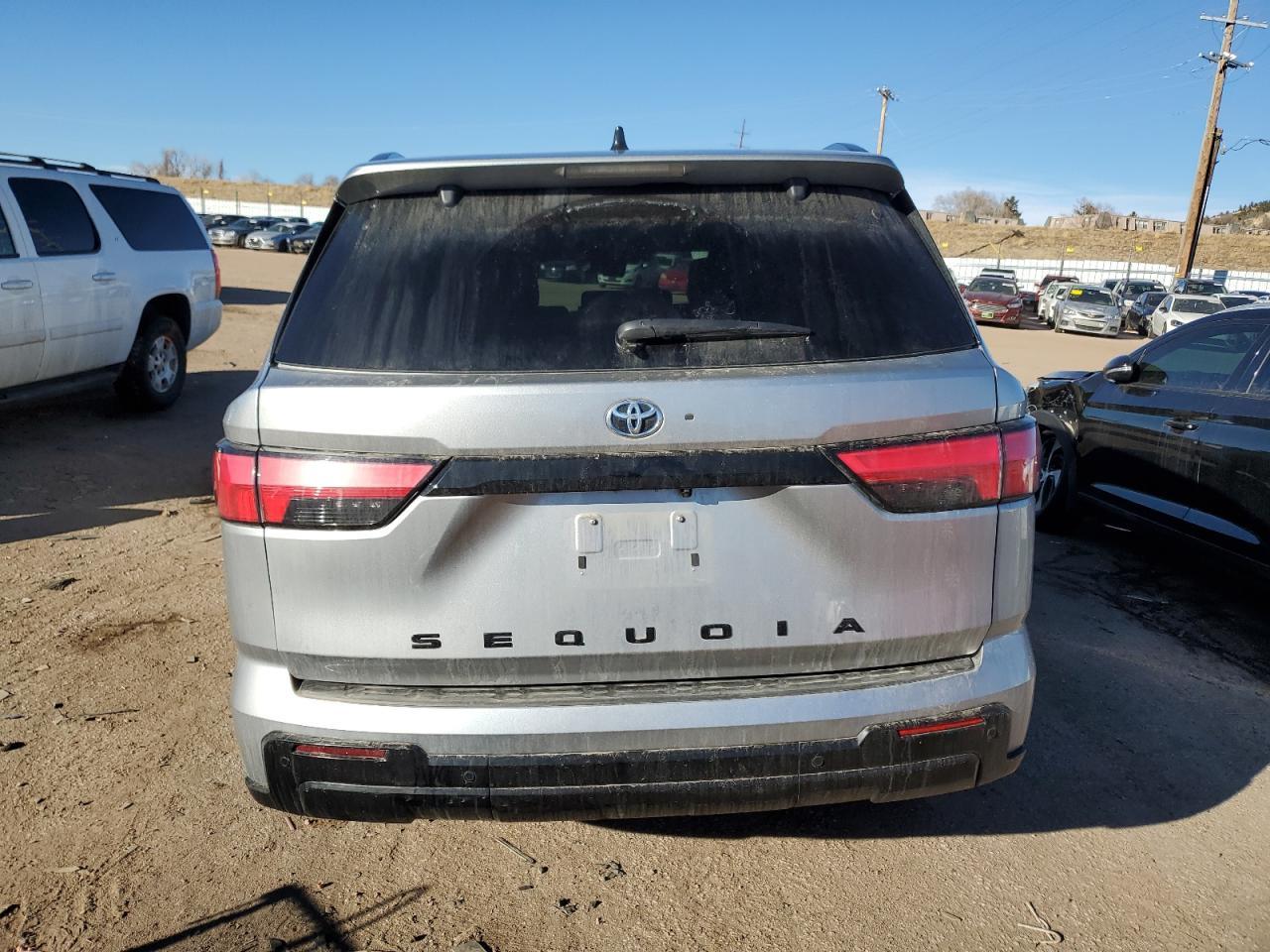 2023 TOYOTA SEQUOIA SR - Фото 6