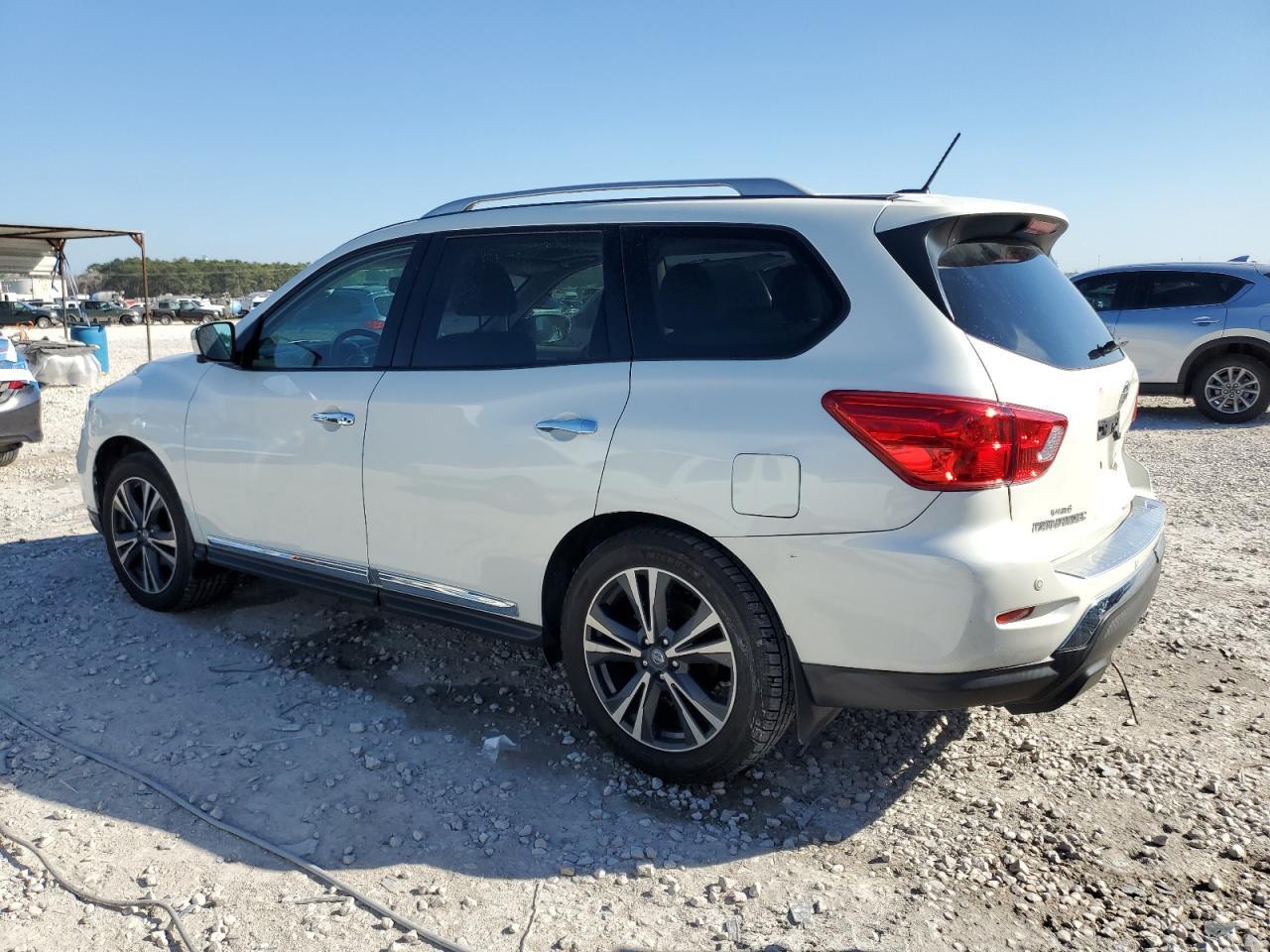 2017 NISSAN PATHFINDER - Image 2