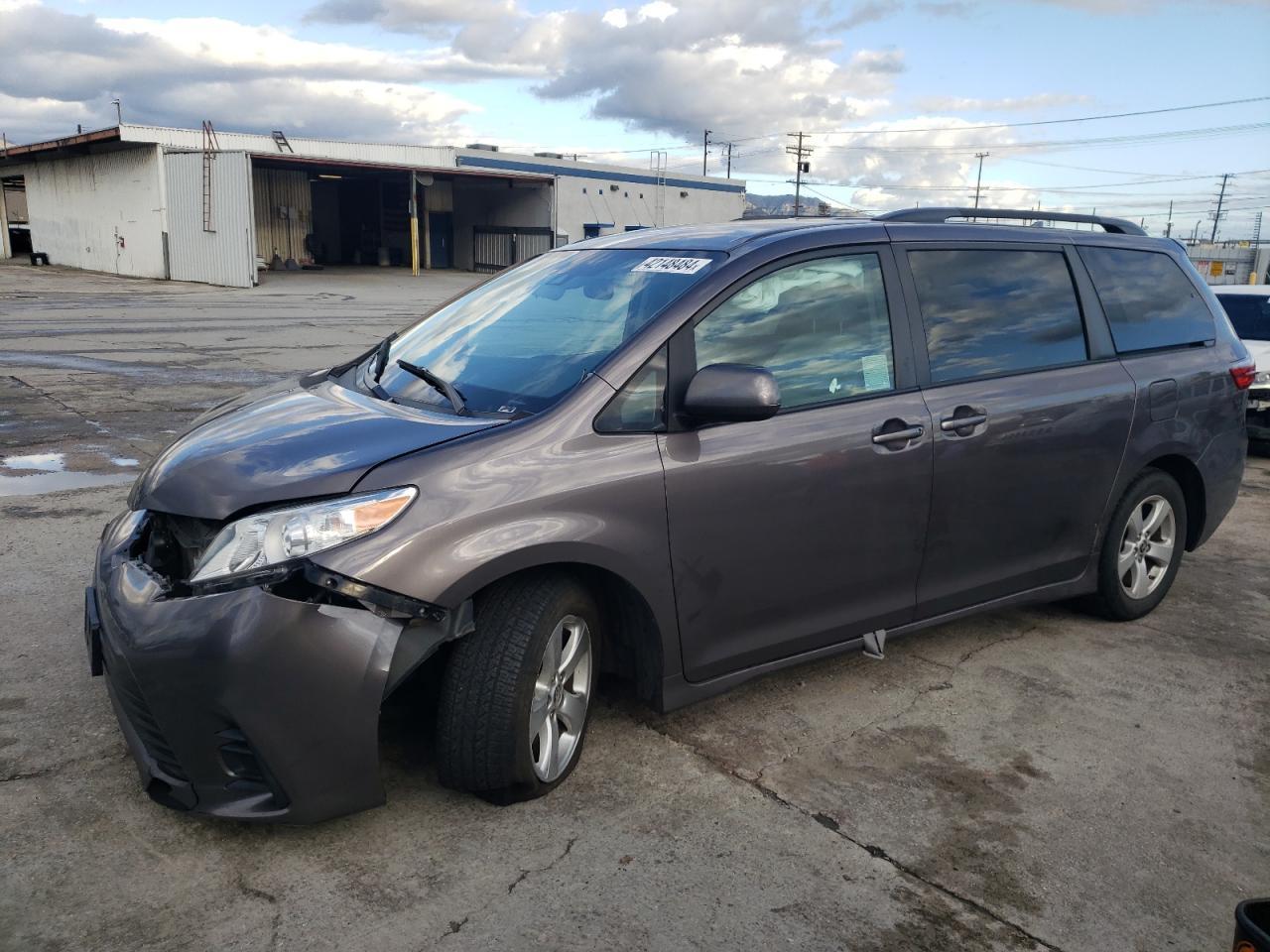 2020 TOYOTA SIENNA LE