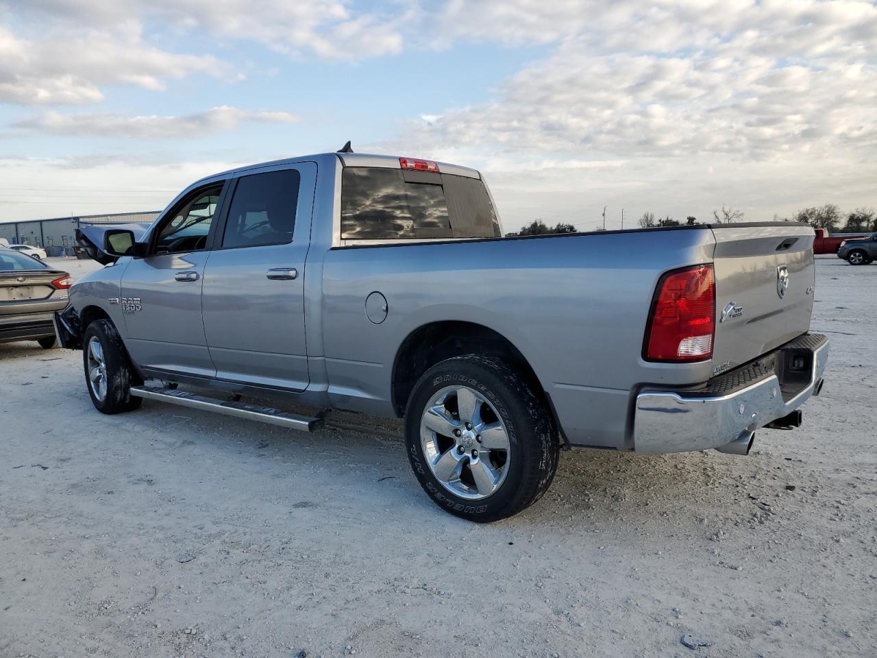 2019 RAM 1500 CLASS - Фото 2