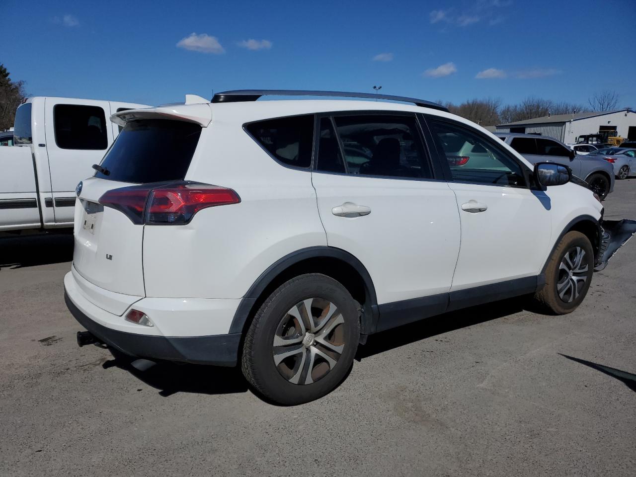 2018 TOYOTA RAV4 LE - Image 3
