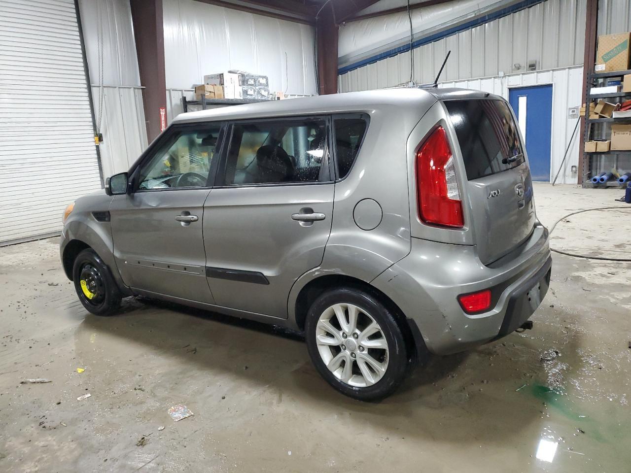2013 KIA SOUL + - Image 2