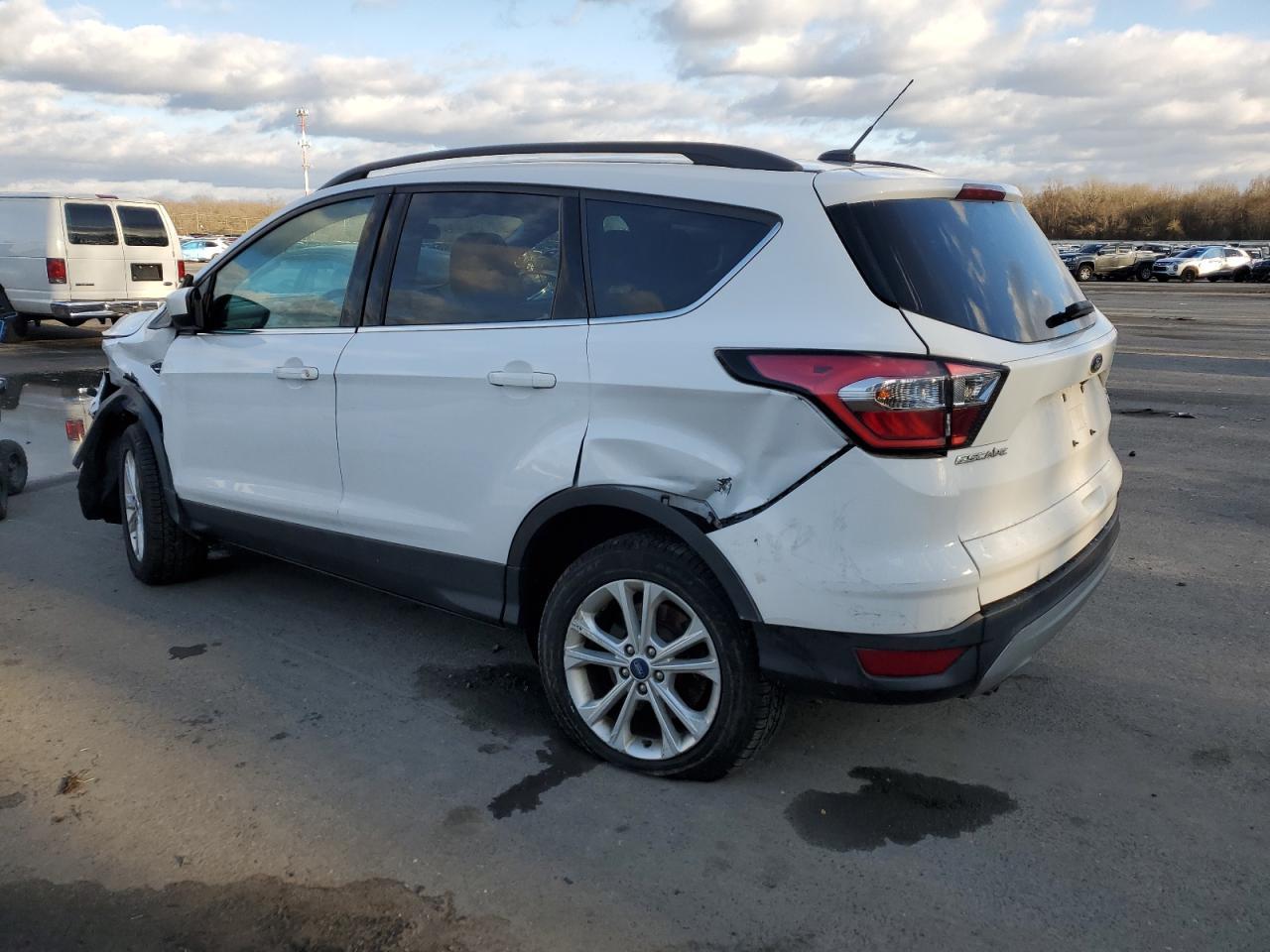 2017 FORD ESCAPE SE - Фото 2