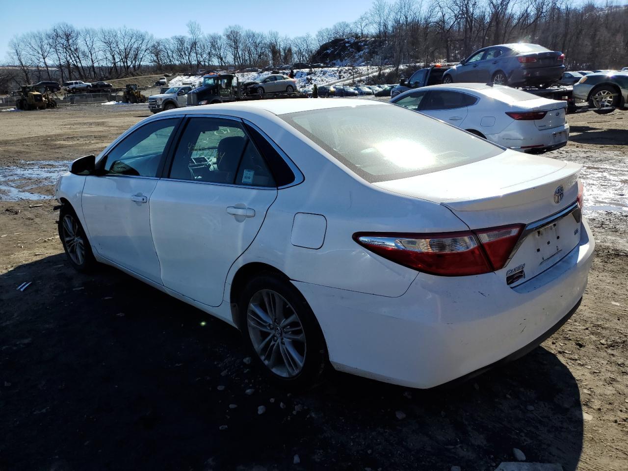 2016 TOYOTA CAMRY LE - Image 2