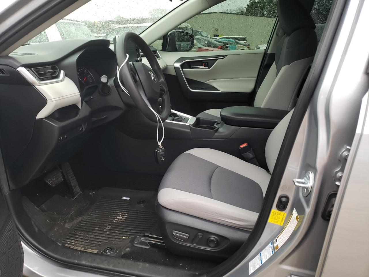 2020 TOYOTA RAV4 XLE - Фото 7