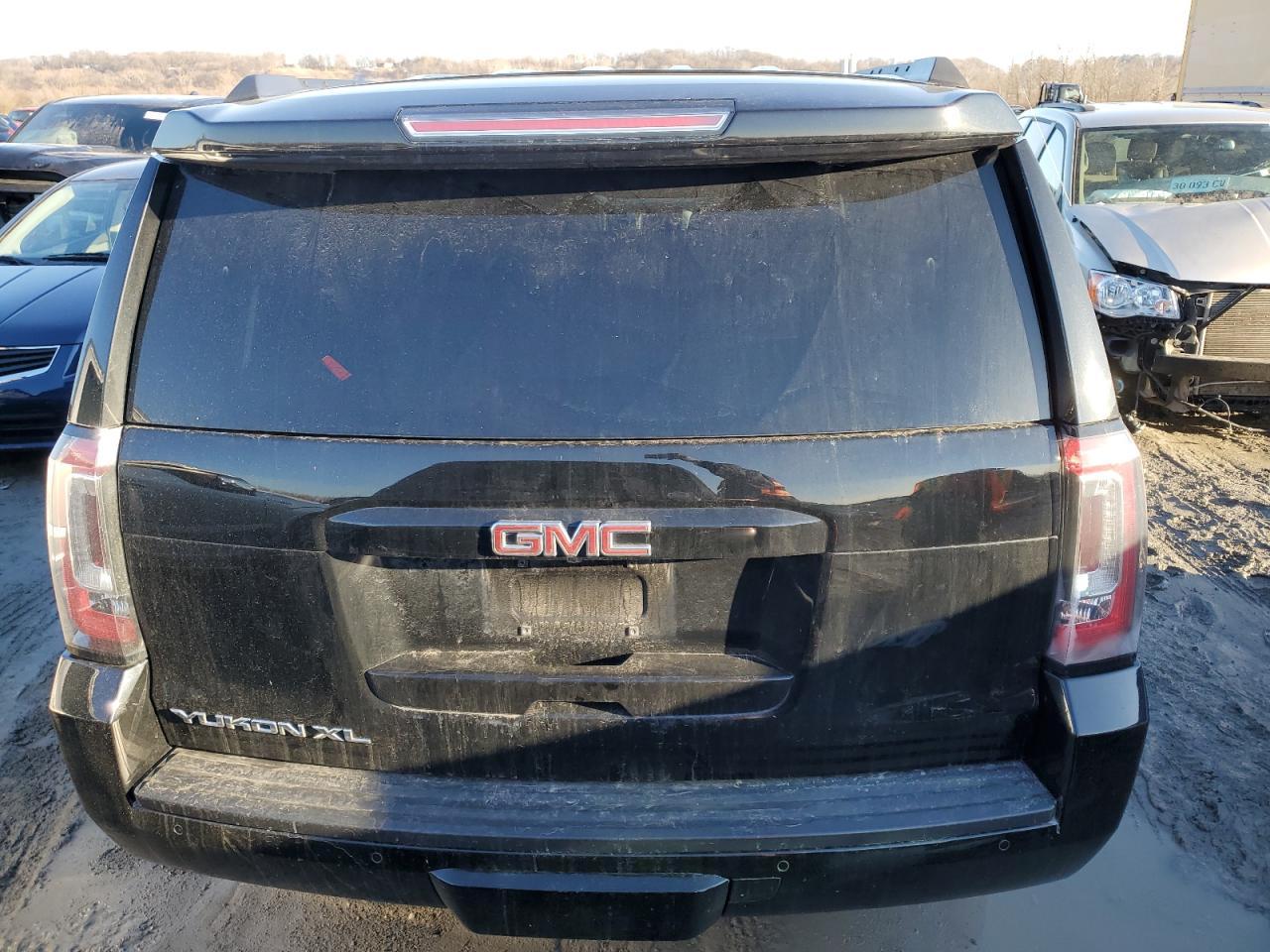 2016 GMC YUKON XL K - Фото 6