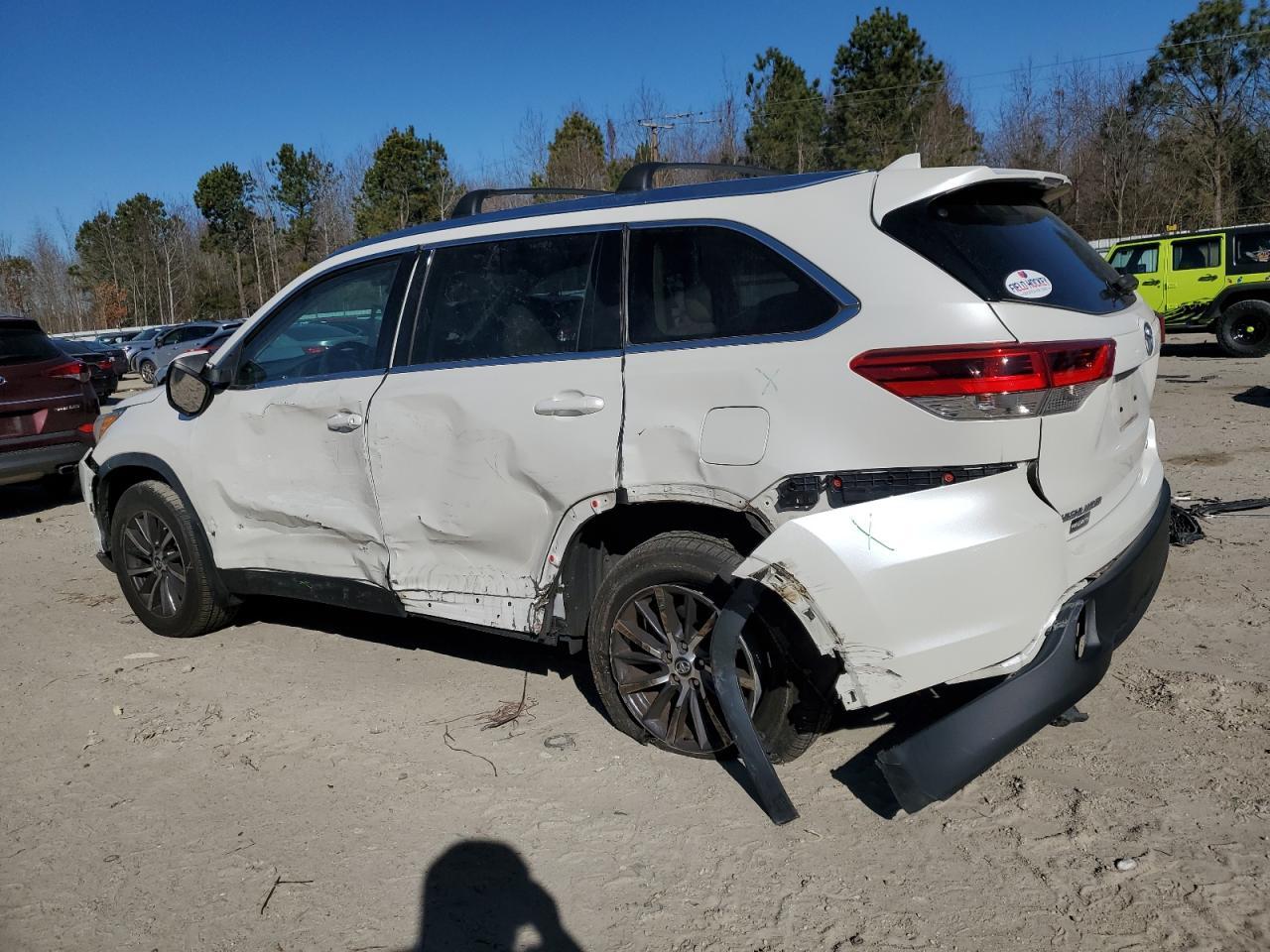 2019 TOYOTA HIGHLANDER - Image 2