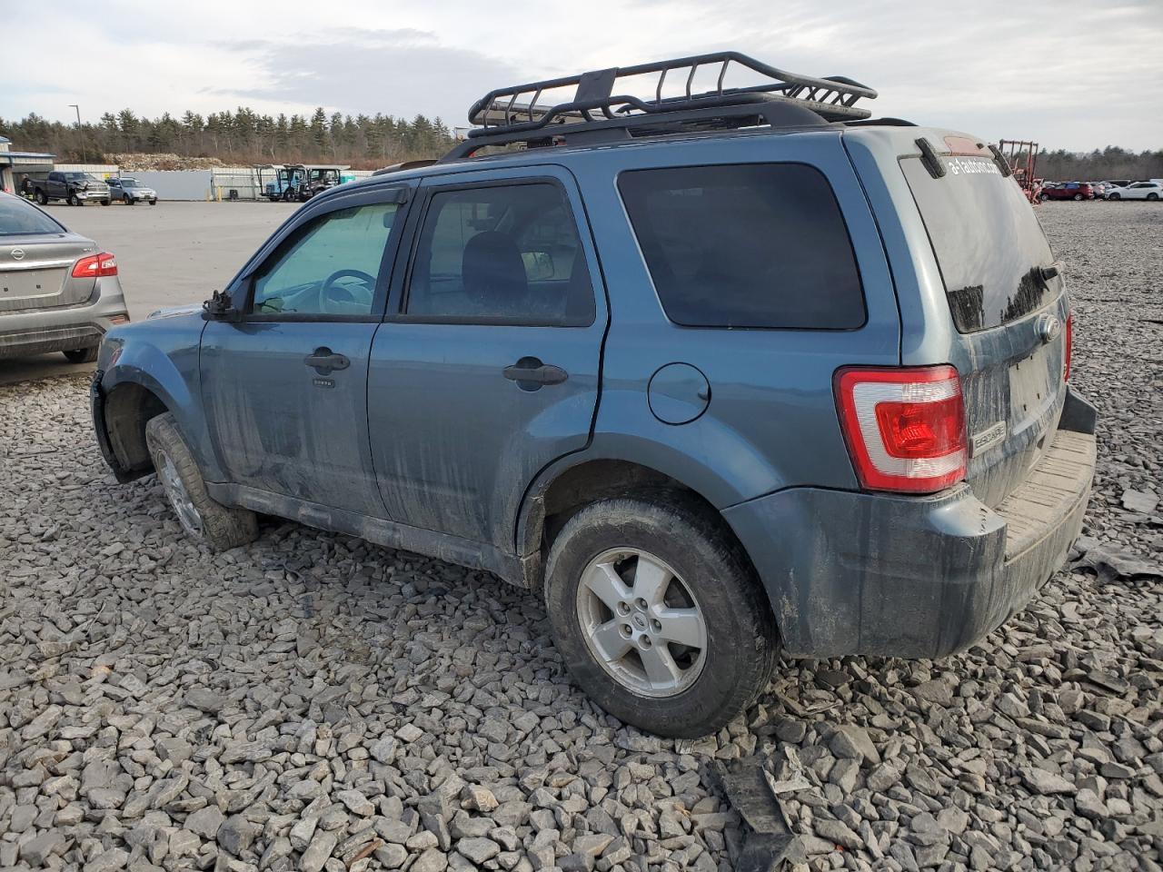 2010 FORD ESCAPE XLT - Image 2
