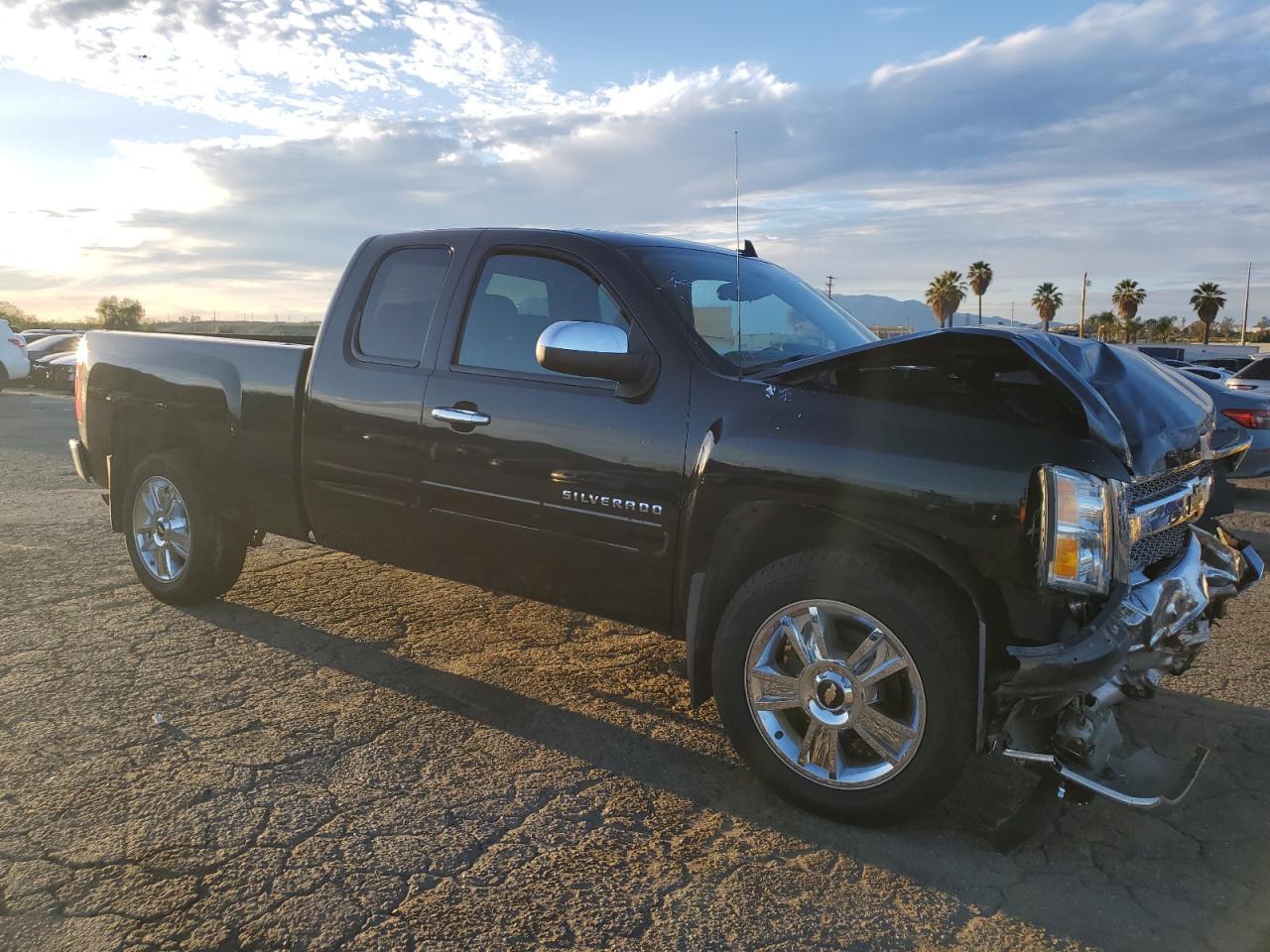 2013 CHEVROLET SILVERADO - Фото 4