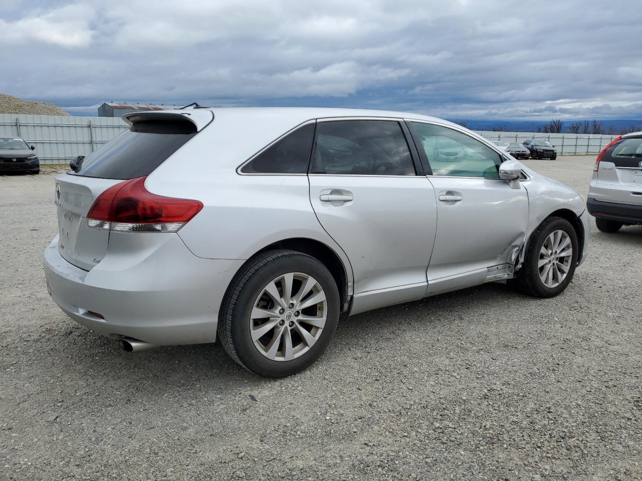 2013 TOYOTA VENZA LE - Фото 3