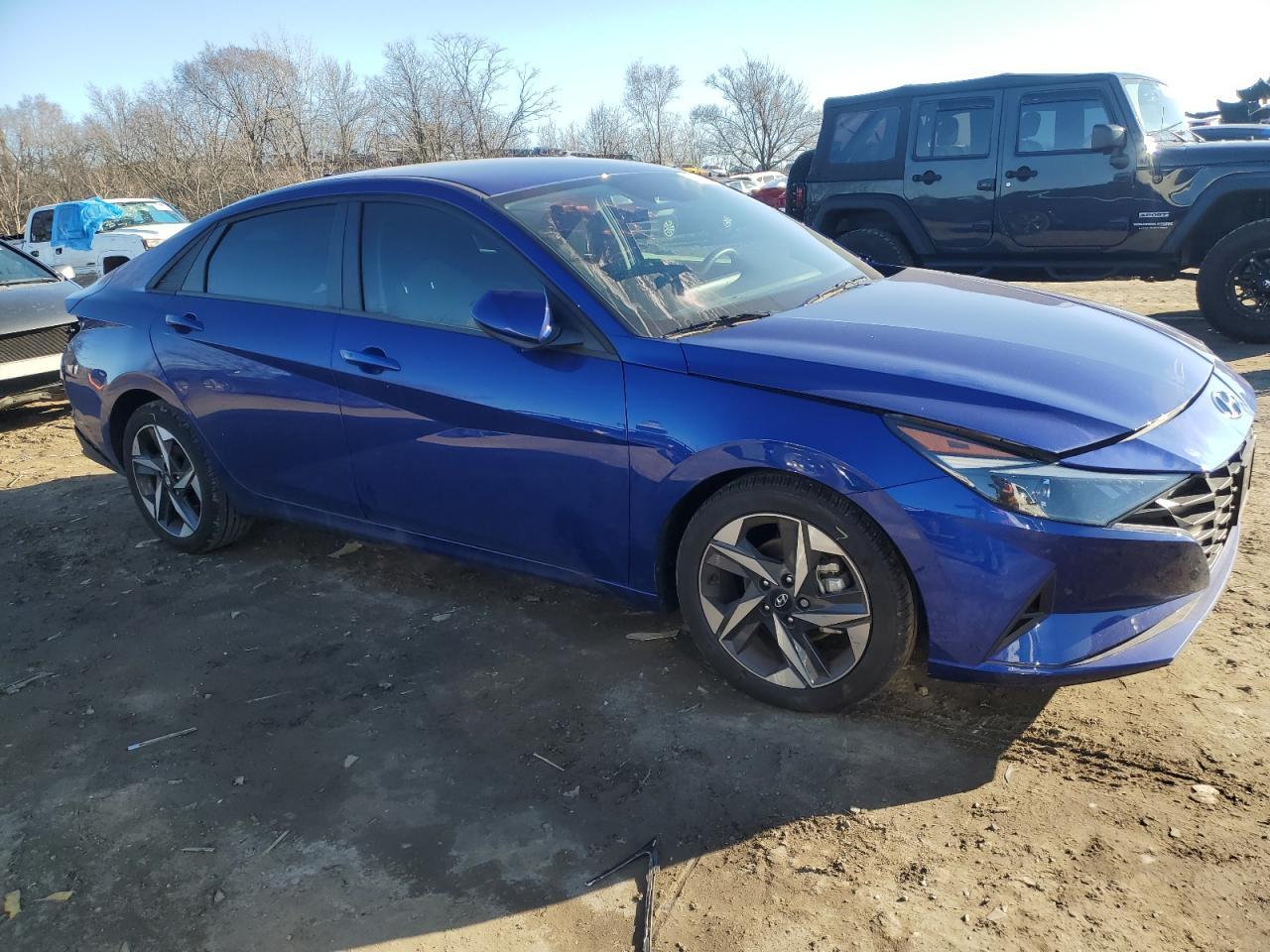2023 HYUNDAI ELANTRA SE - Фото 4