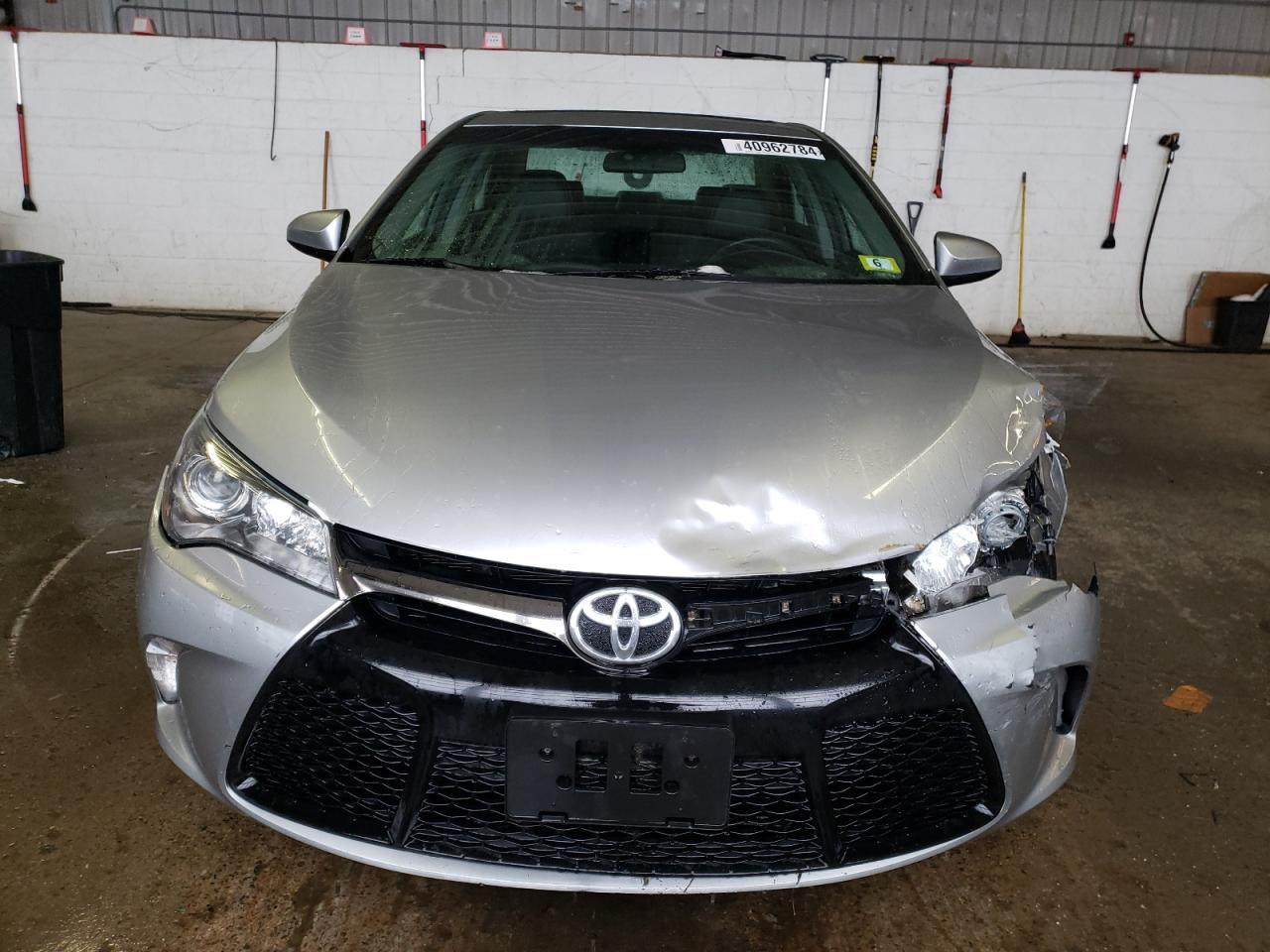 2016 TOYOTA CAMRY LE - Фото 5
