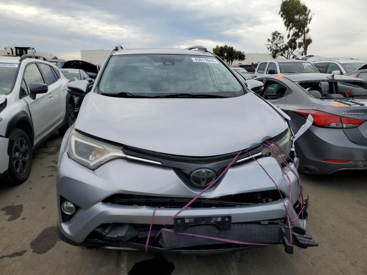2017 TOYOTA RAV4 XLE - Image 5
