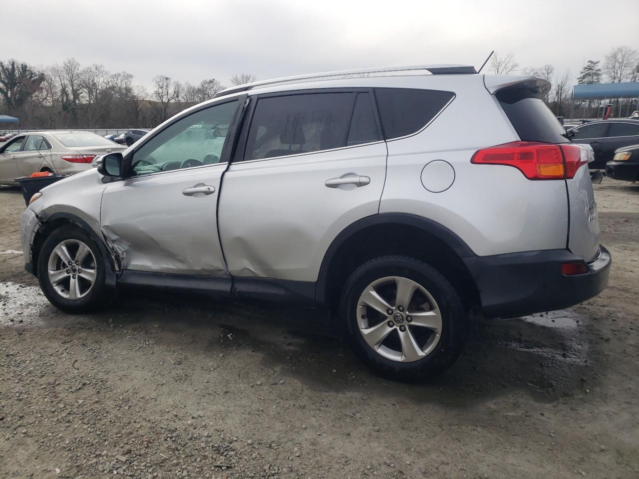 2015 TOYOTA RAV4 XLE - Image 2