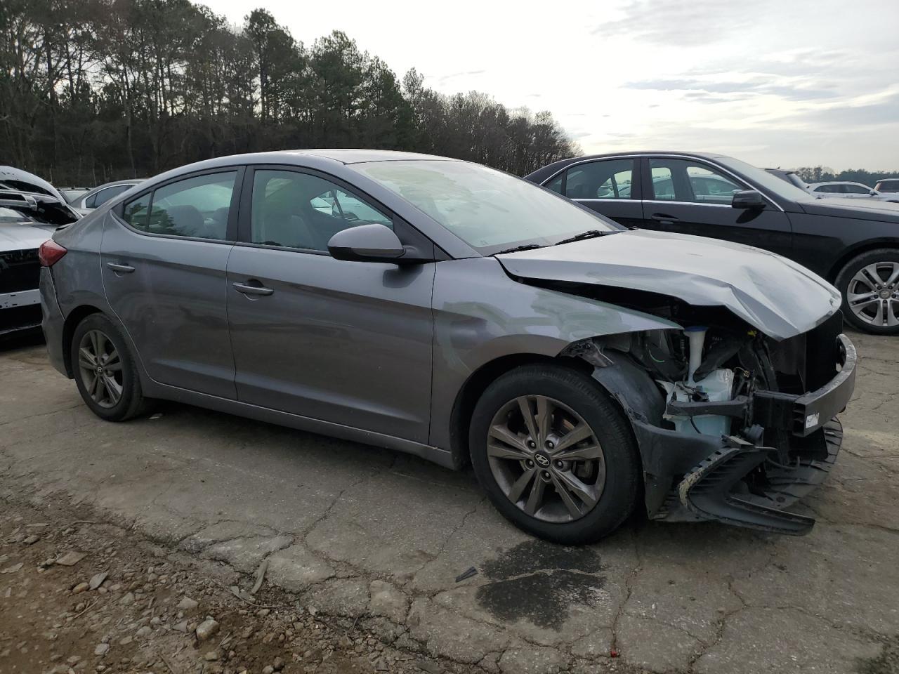 2018 HYUNDAI ELANTRA SE - Image 4