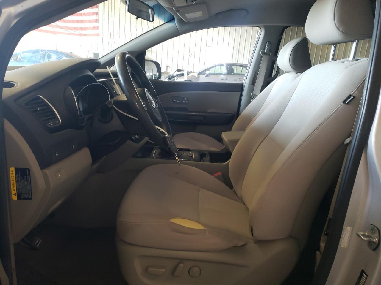 2017 KIA SEDONA LX - Image 7