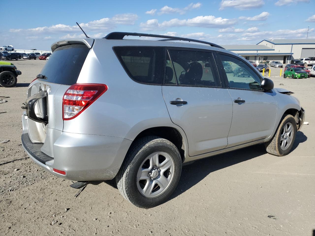 2011 TOYOTA RAV4 - Image 3