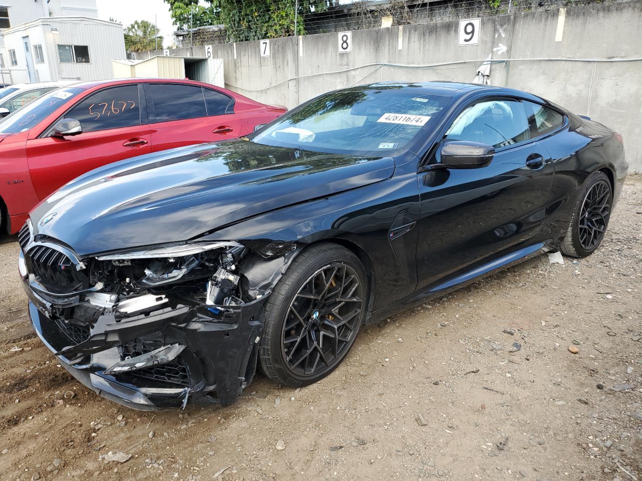2022 BMW M8