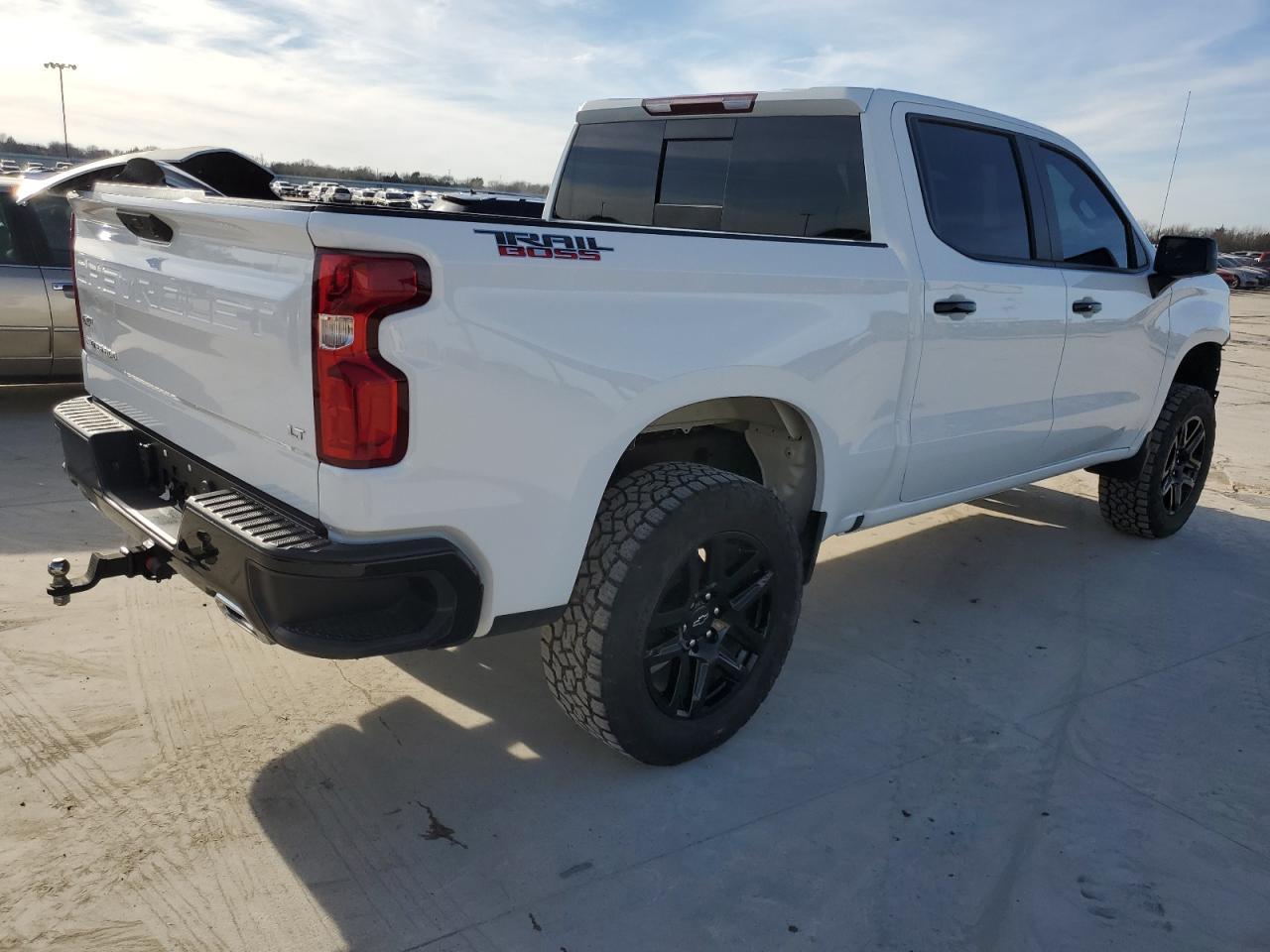 2023 CHEVROLET SILVERADO - Фото 3