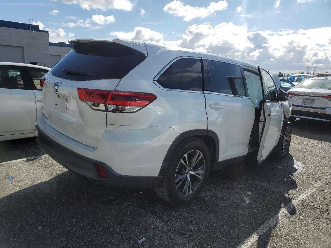 2019 TOYOTA HIGHLANDER - Image 3