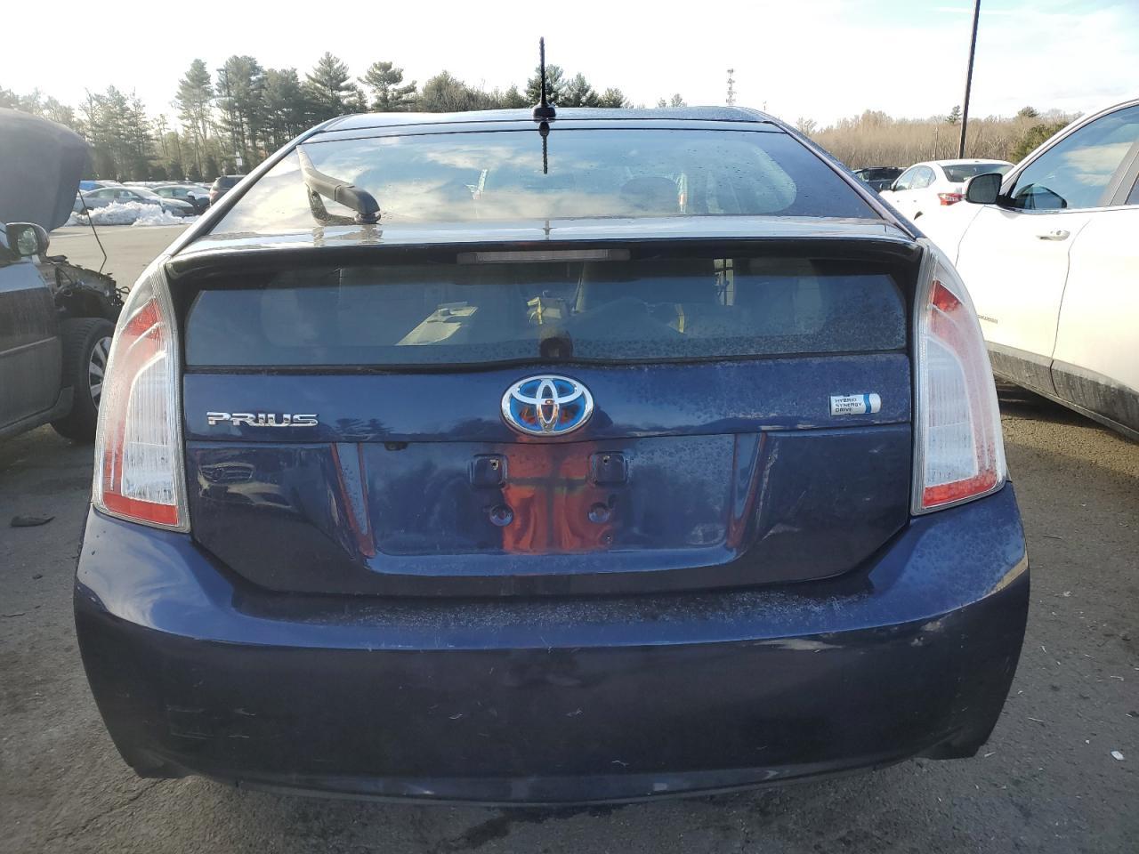2015 TOYOTA PRIUS - Image 6