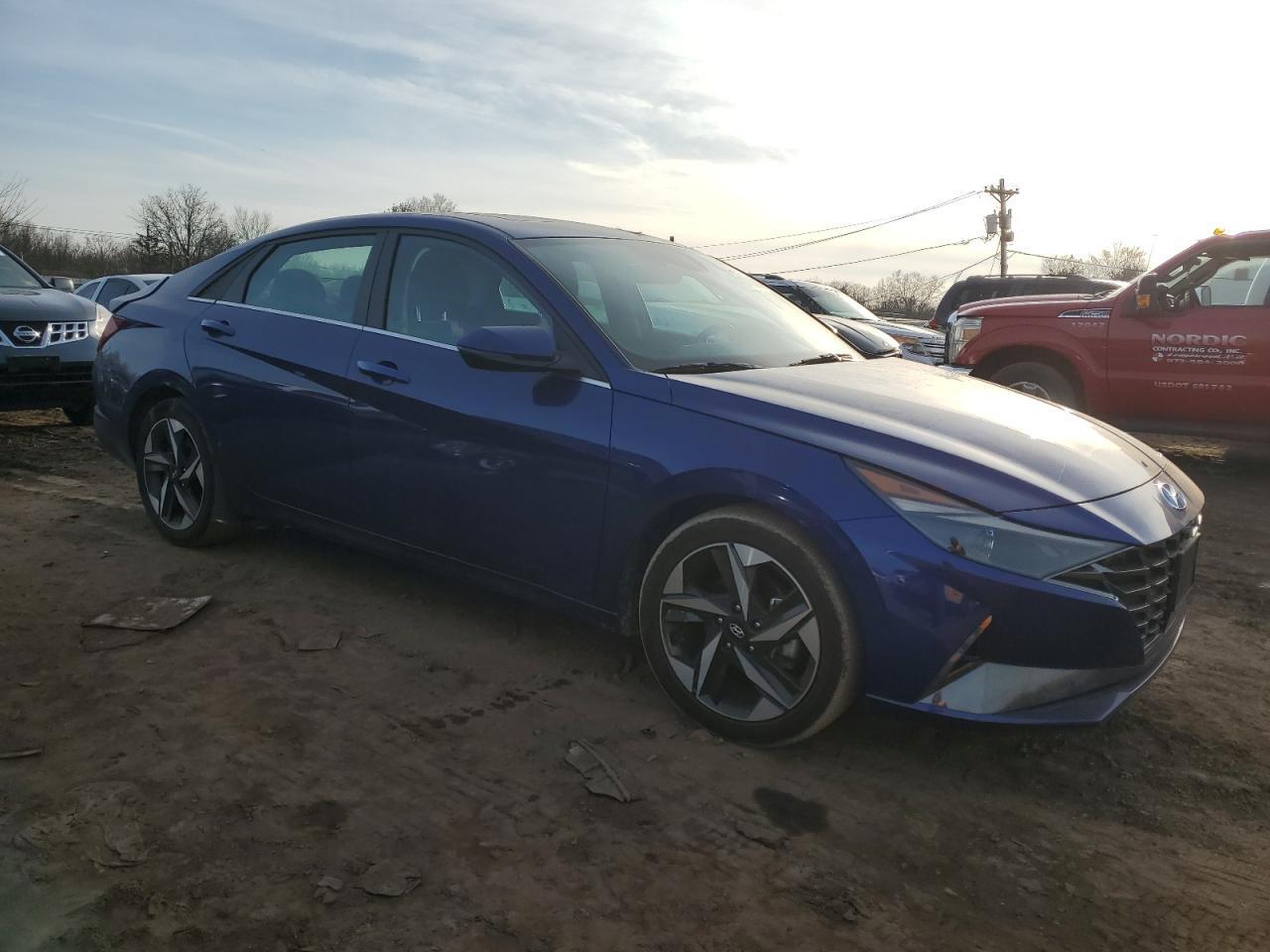 2022 HYUNDAI ELANTRA SE - Фото 4