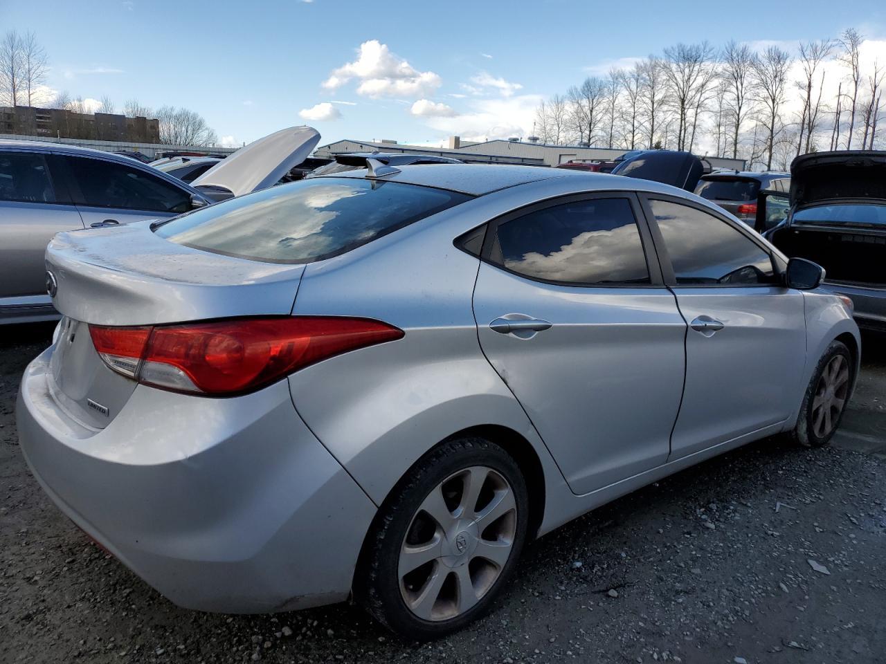 2013 HYUNDAI ELANTRA GL - Image 3