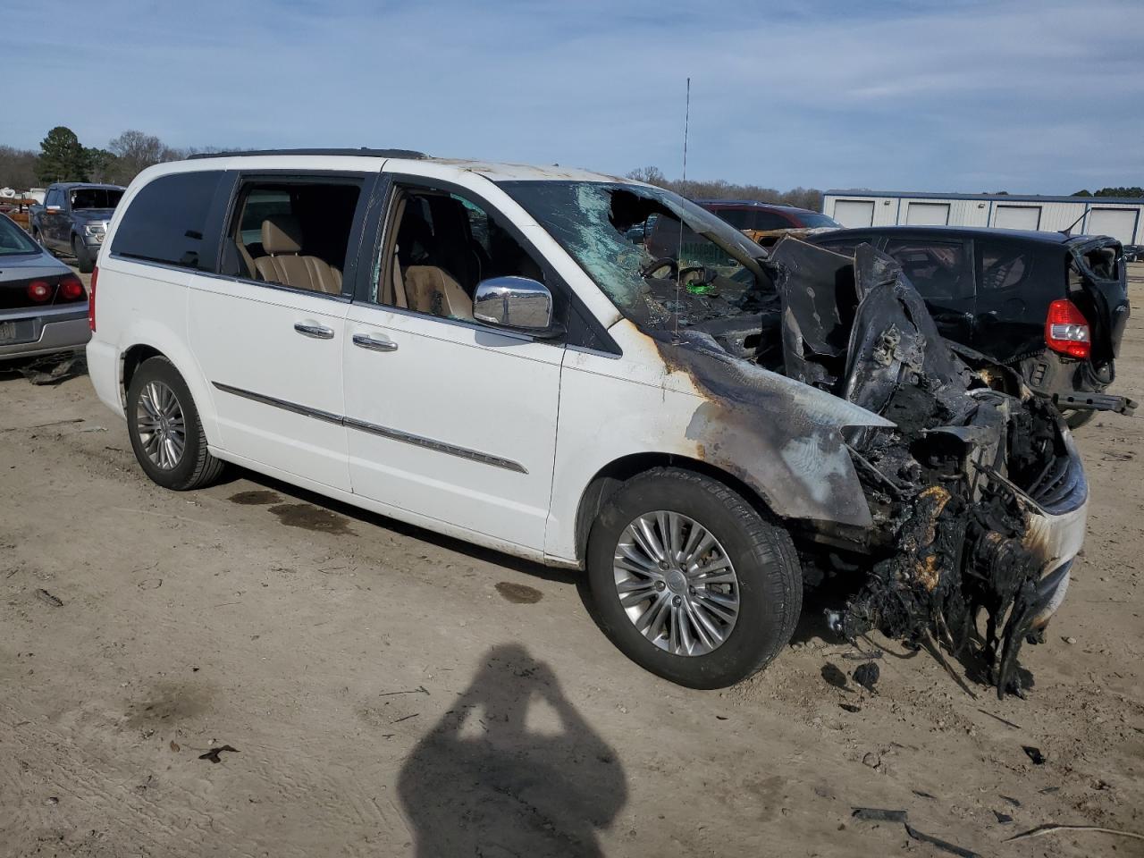 2014 CHRYSLER TOWN & COU - Image 4