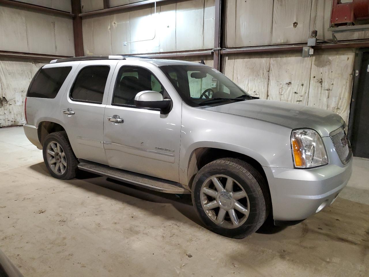 2012 GMC YUKON DENA - Image 4