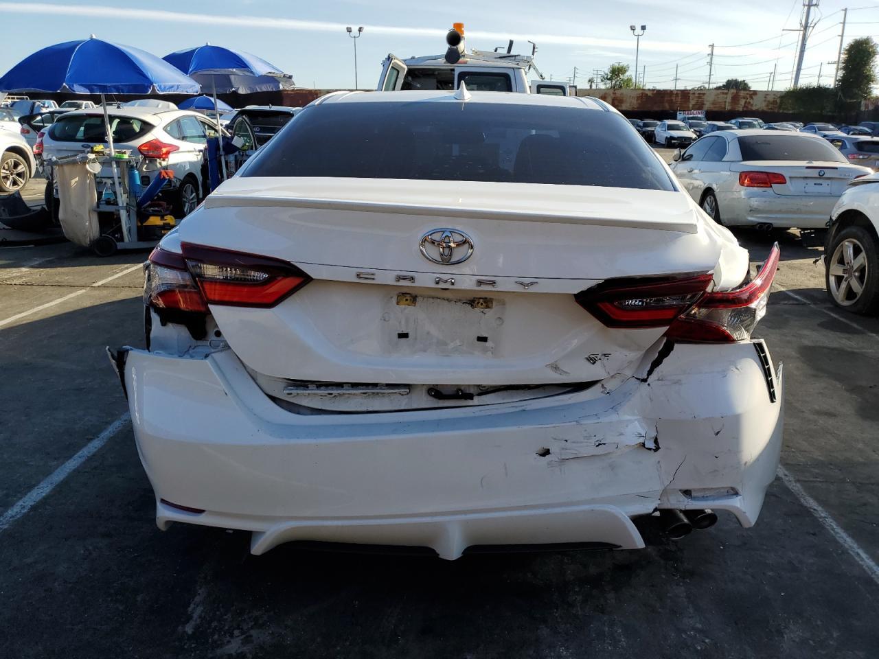 2021 TOYOTA CAMRY SE - Фото 6