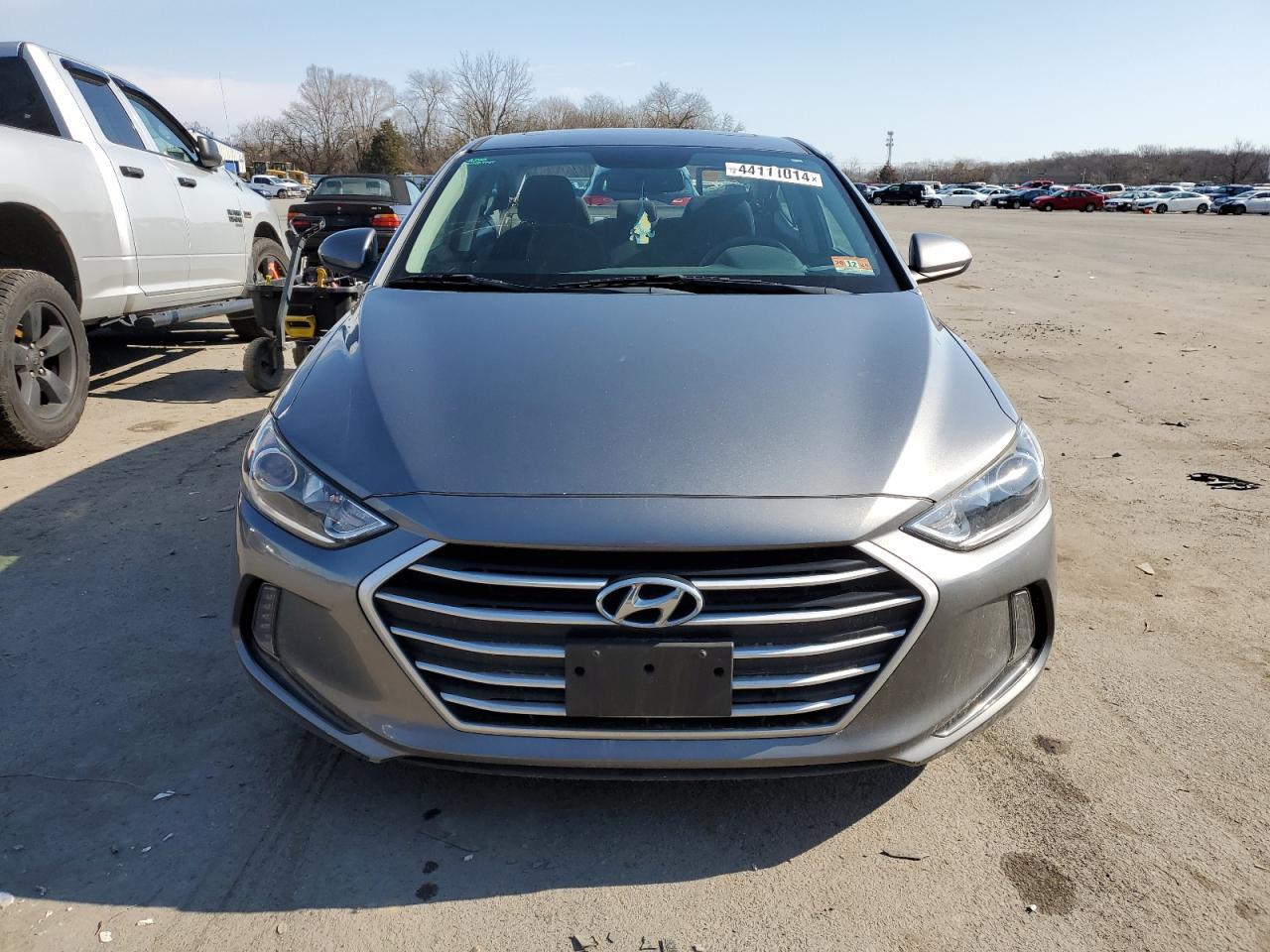 2018 HYUNDAI ELANTRA SE - Фото 5