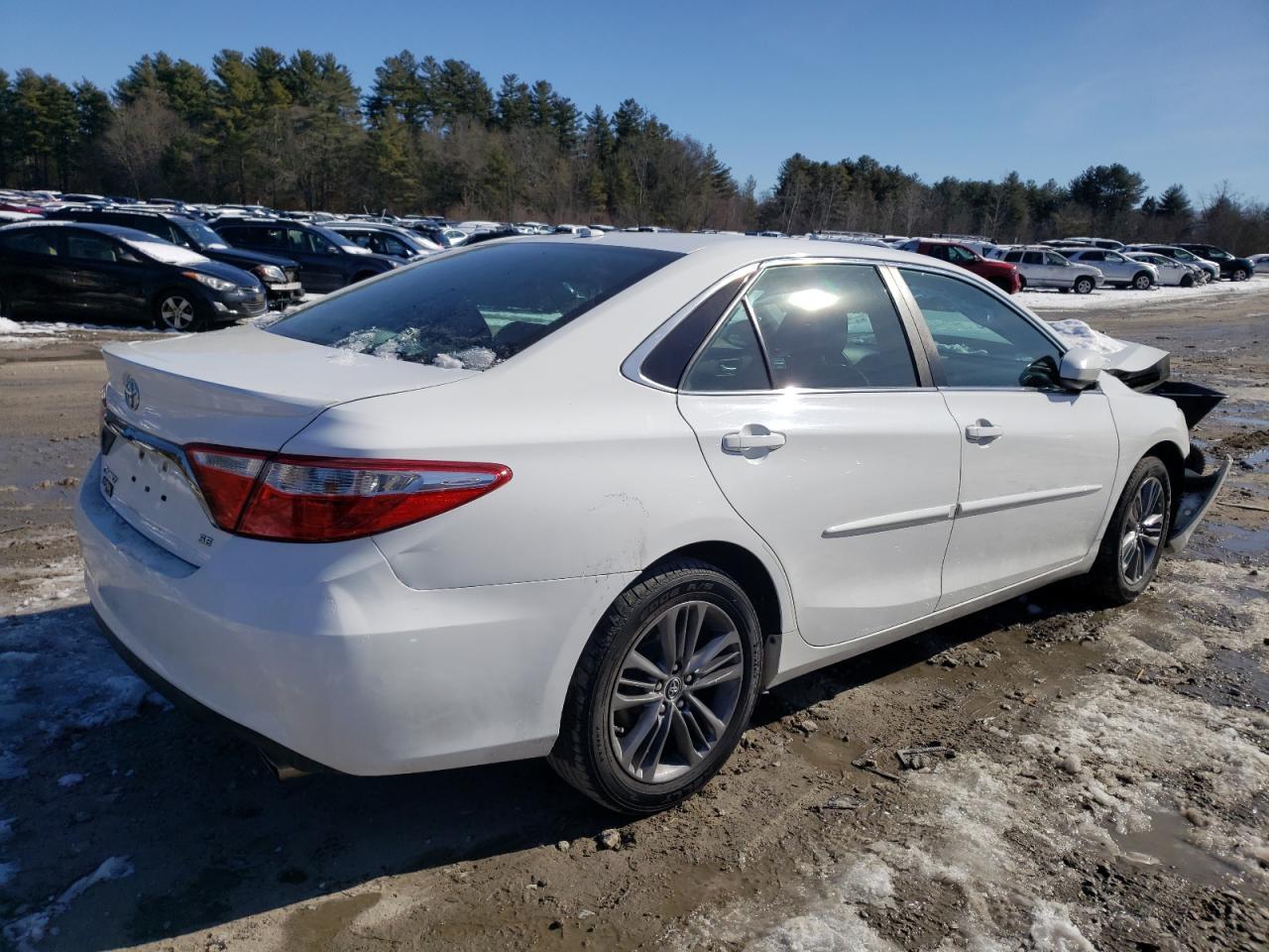 2015 TOYOTA CAMRY LE - Фото 3