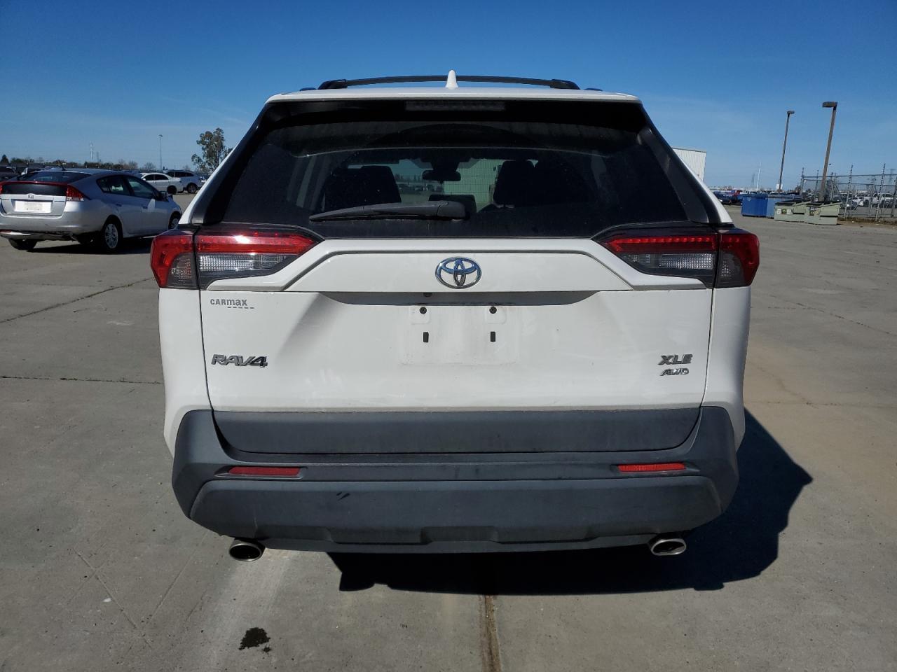 2020 TOYOTA RAV4 XLE - Image 6