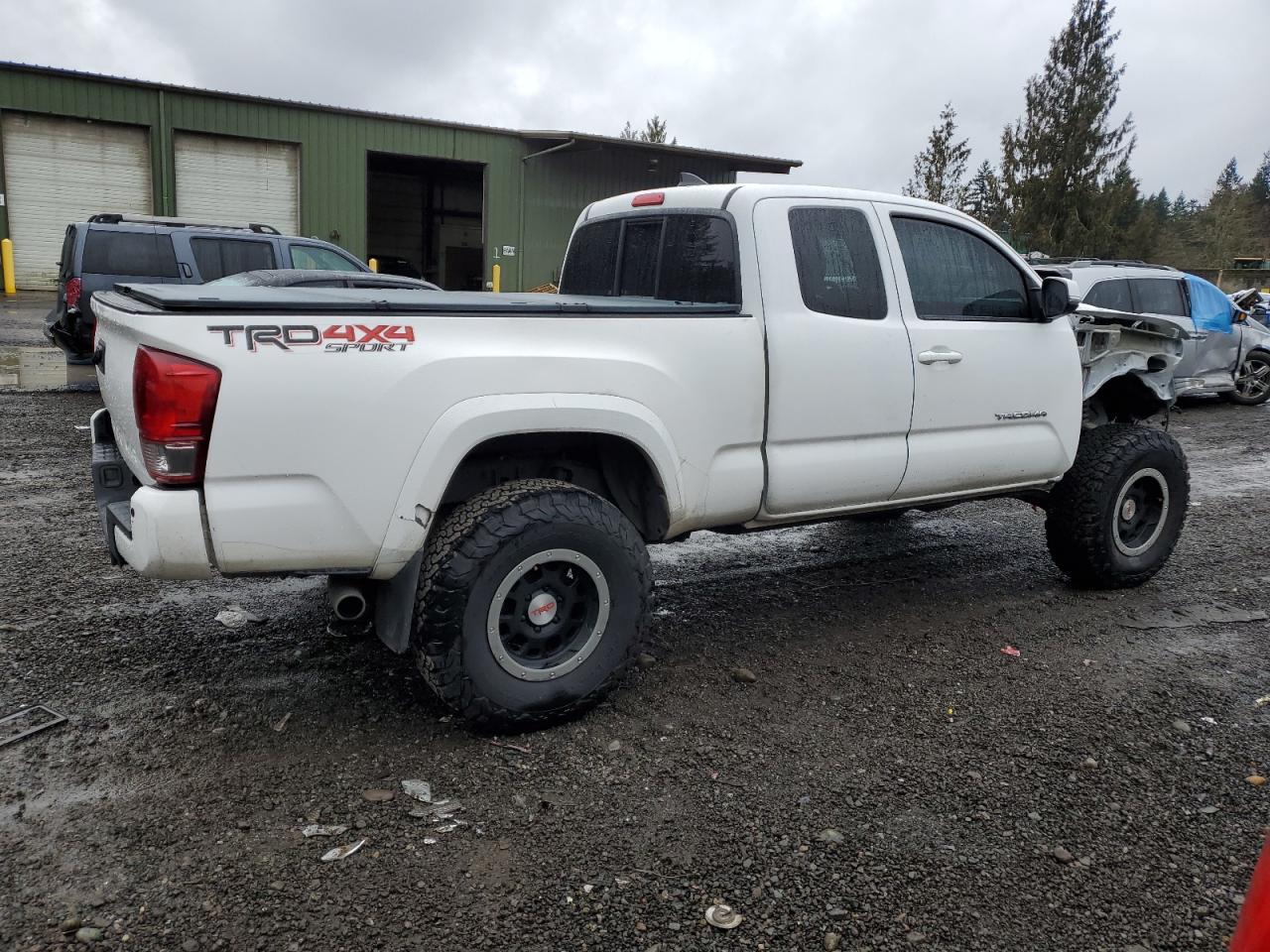 2017 TOYOTA TACOMA ACC - Фото 3