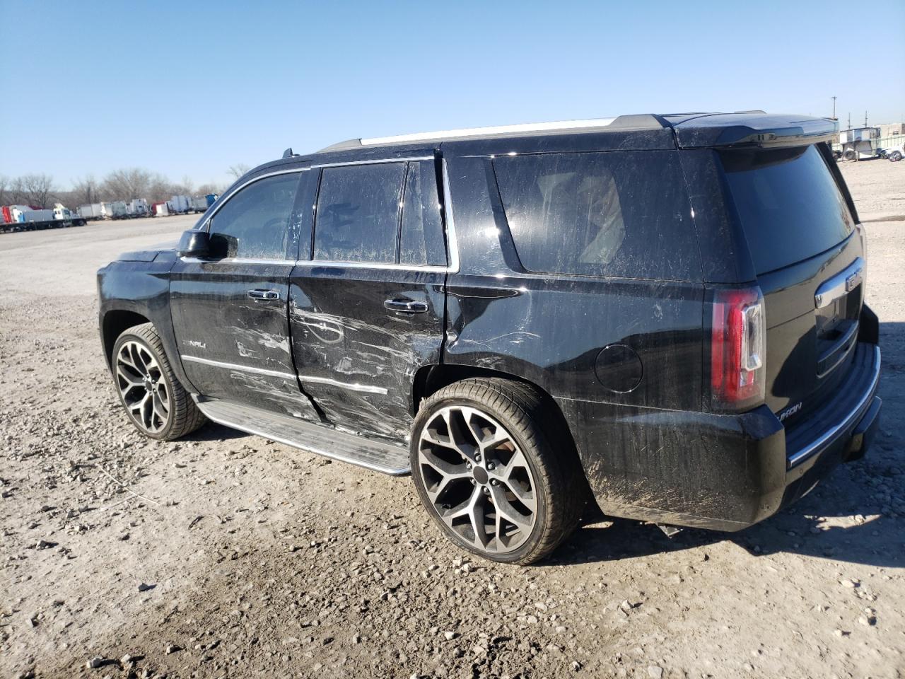 2016 GMC YUKON DENA - Фото 2