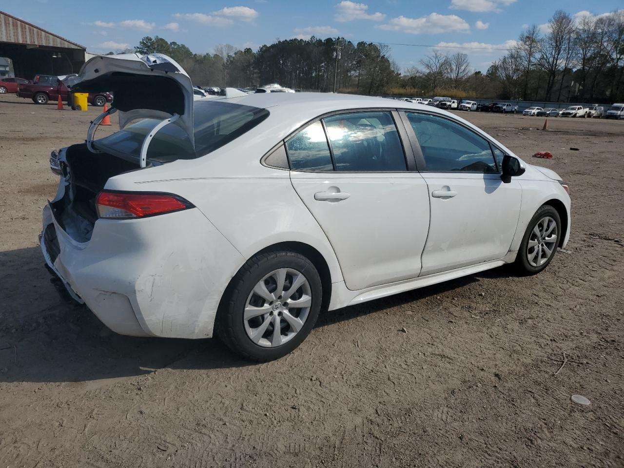 2022 TOYOTA COROLLA LE - Image 3