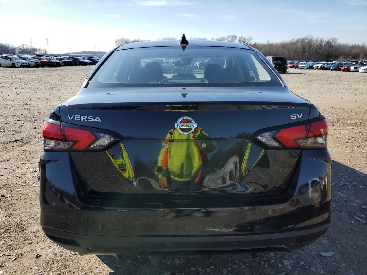 2021 NISSAN VERSA SV - Фото 6
