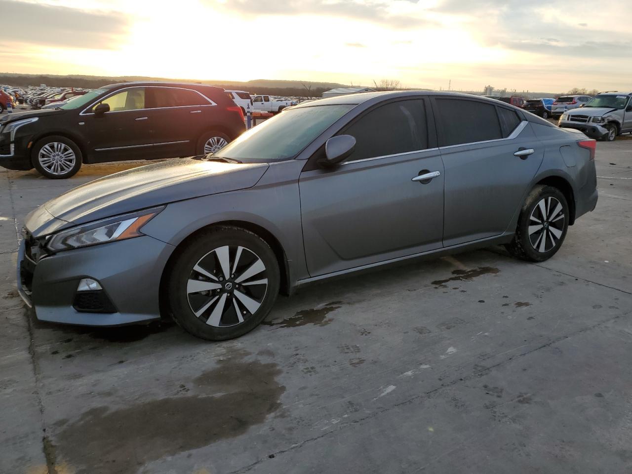 2022 NISSAN ALTIMA SV