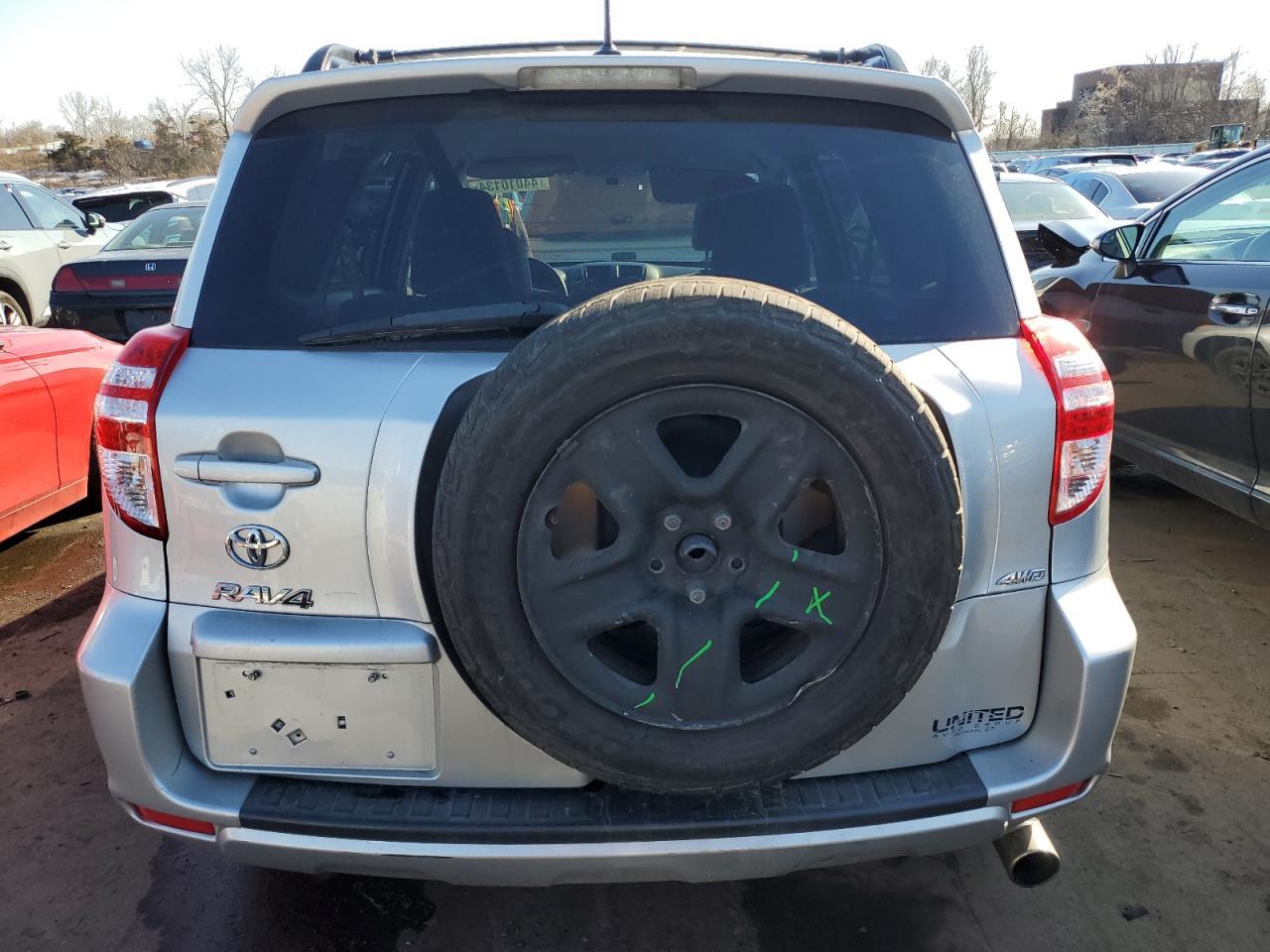 2011 TOYOTA RAV4 - Image 6