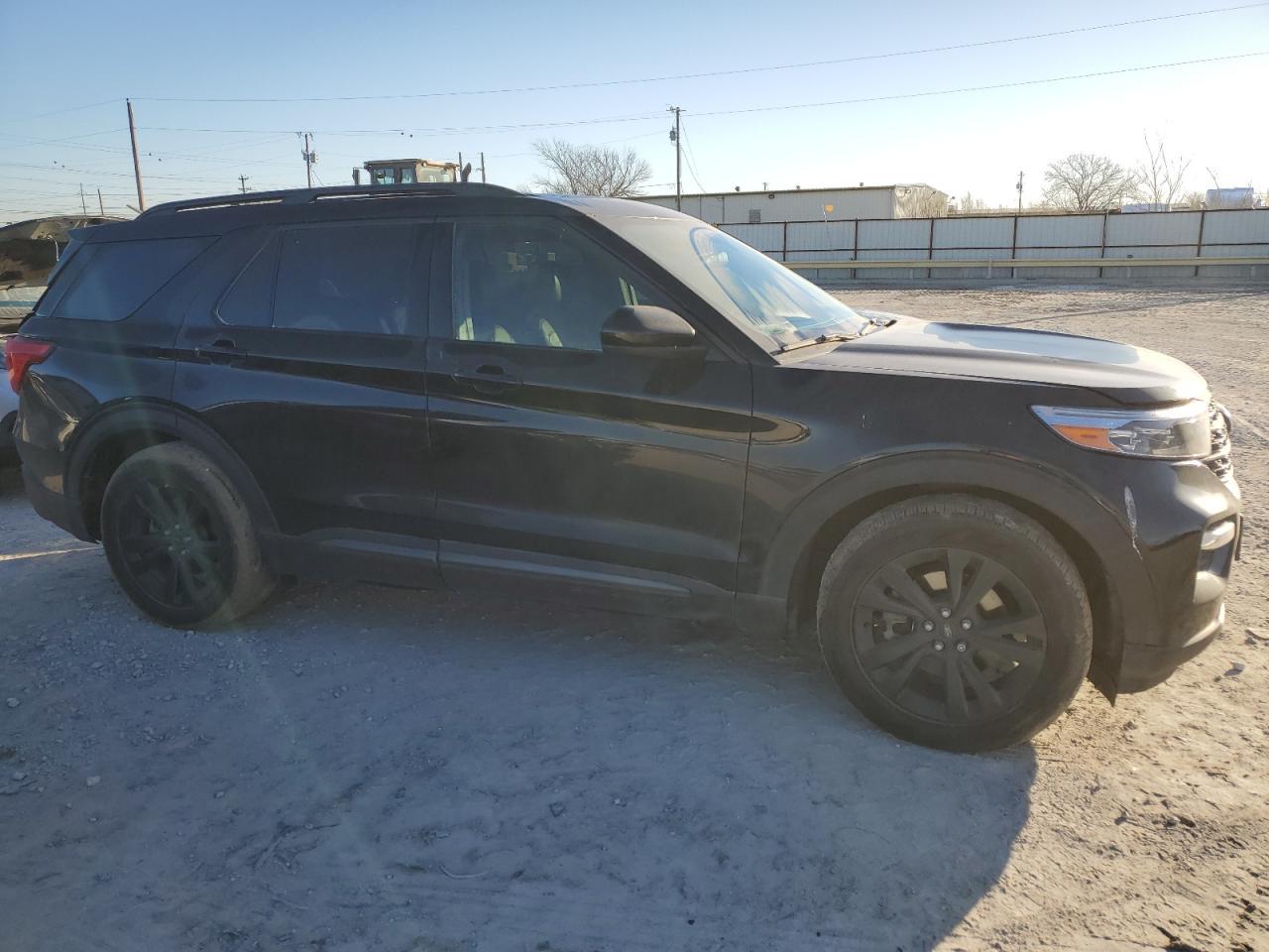 2022 FORD EXPLORER X - Image 4