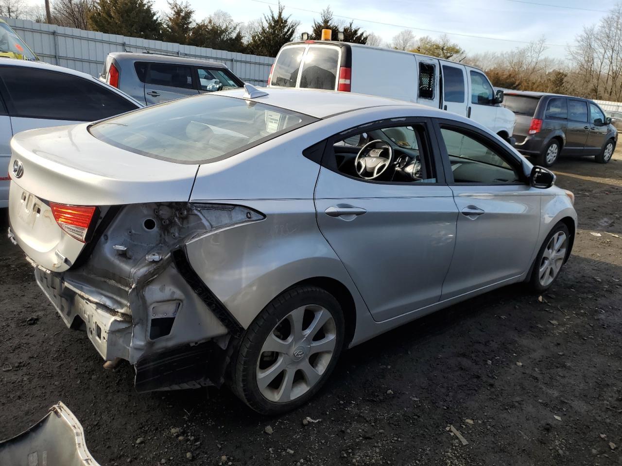2013 HYUNDAI ELANTRA GL - Image 3